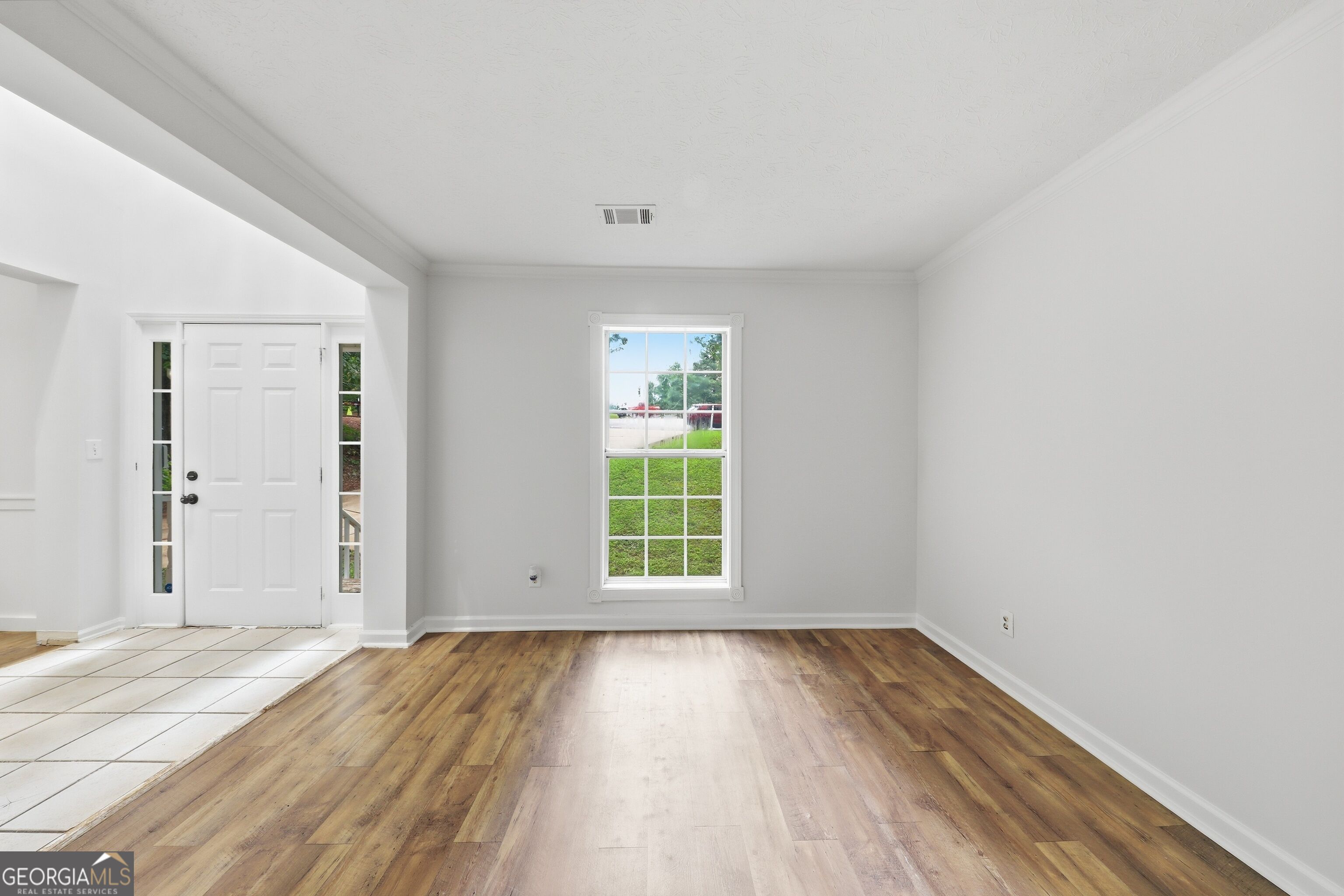 208 Foxdale Court Property Photo 2