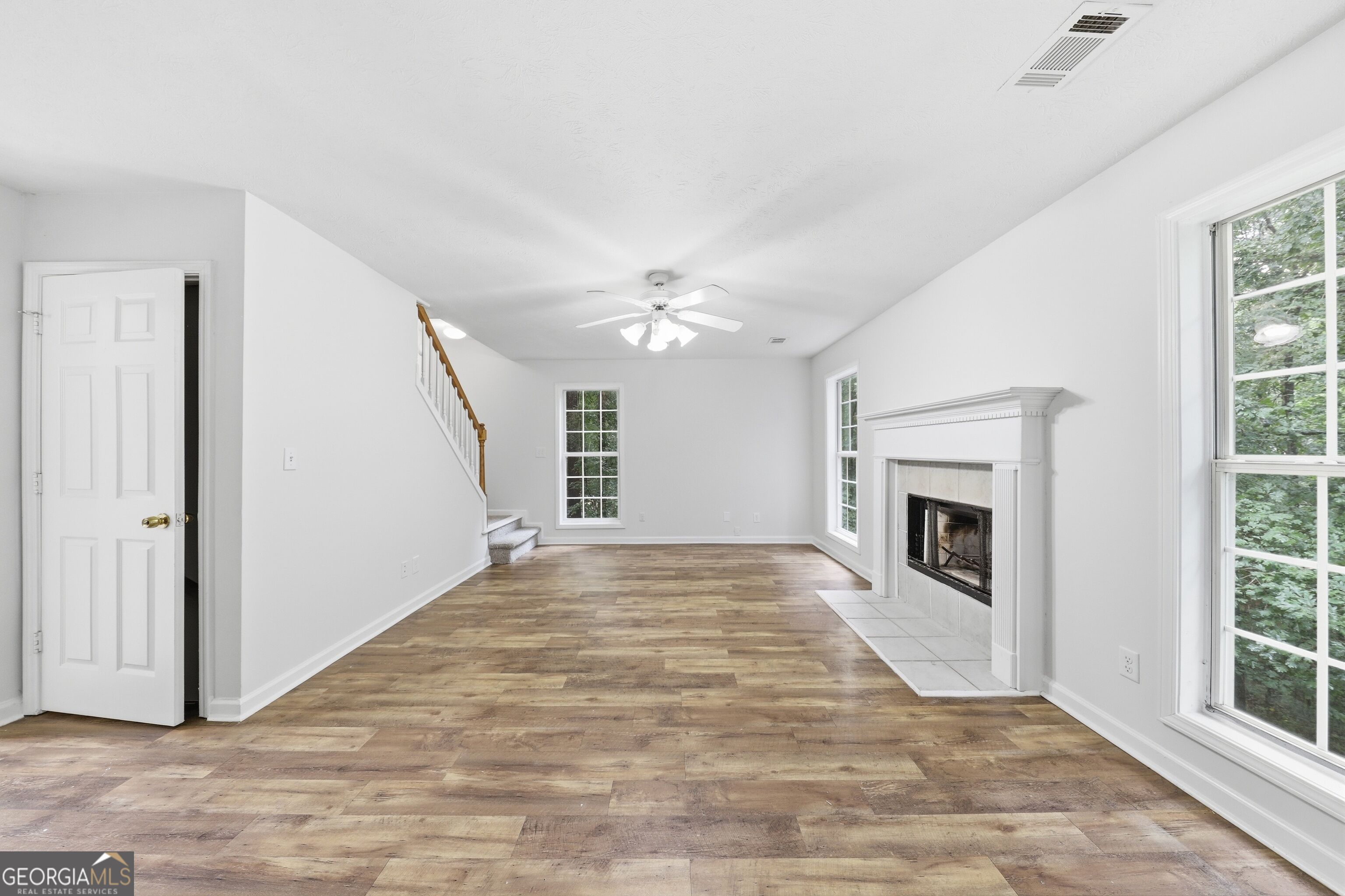 208 Foxdale Court Property Photo 3