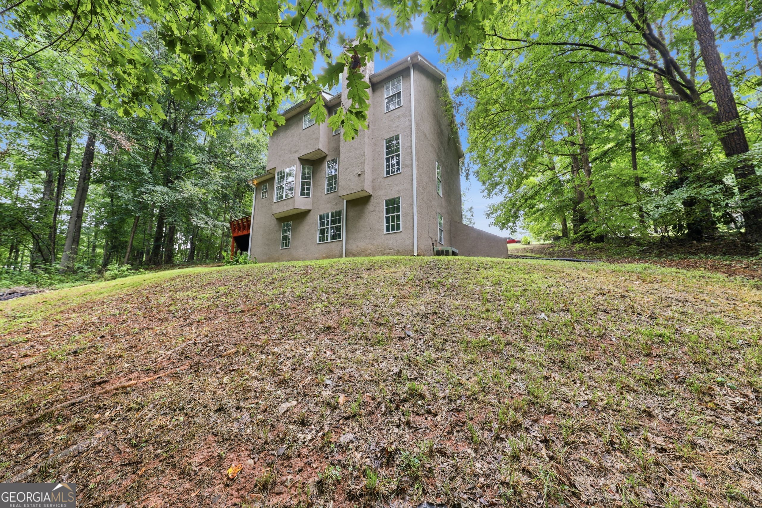 208 Foxdale Court Property Photo 5