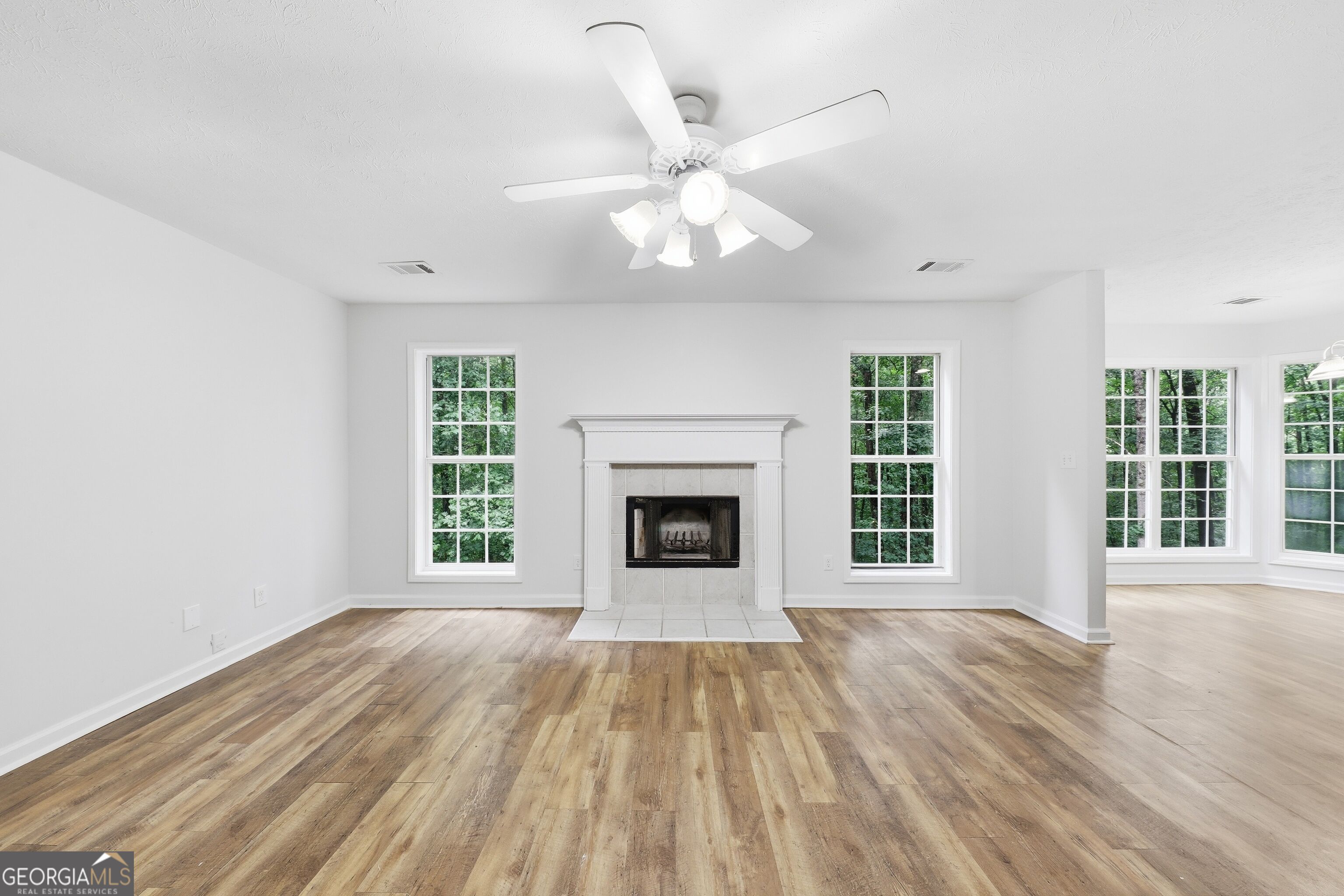 208 Foxdale Court Property Photo 8