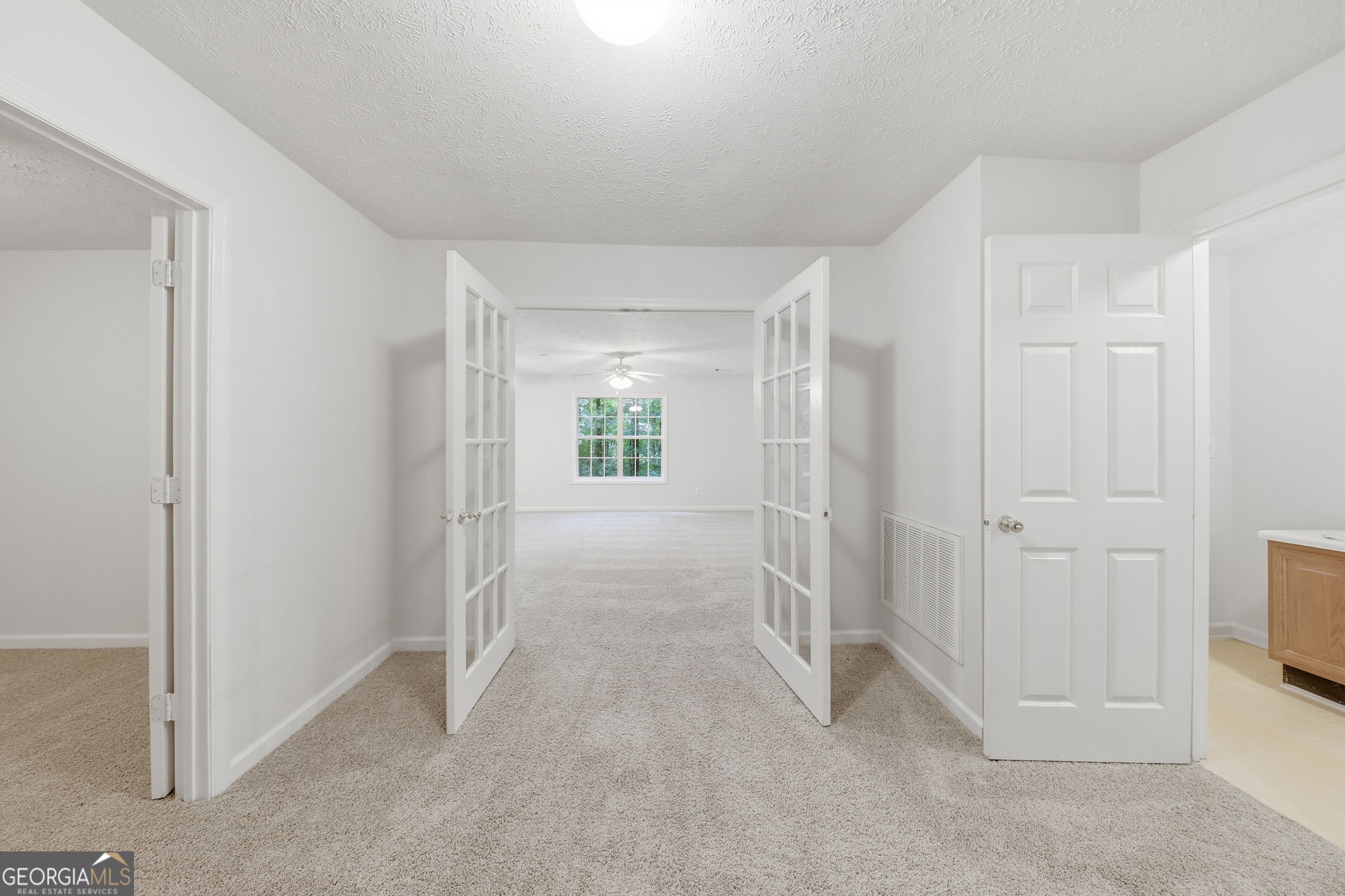 208 Foxdale Court Property Photo 16