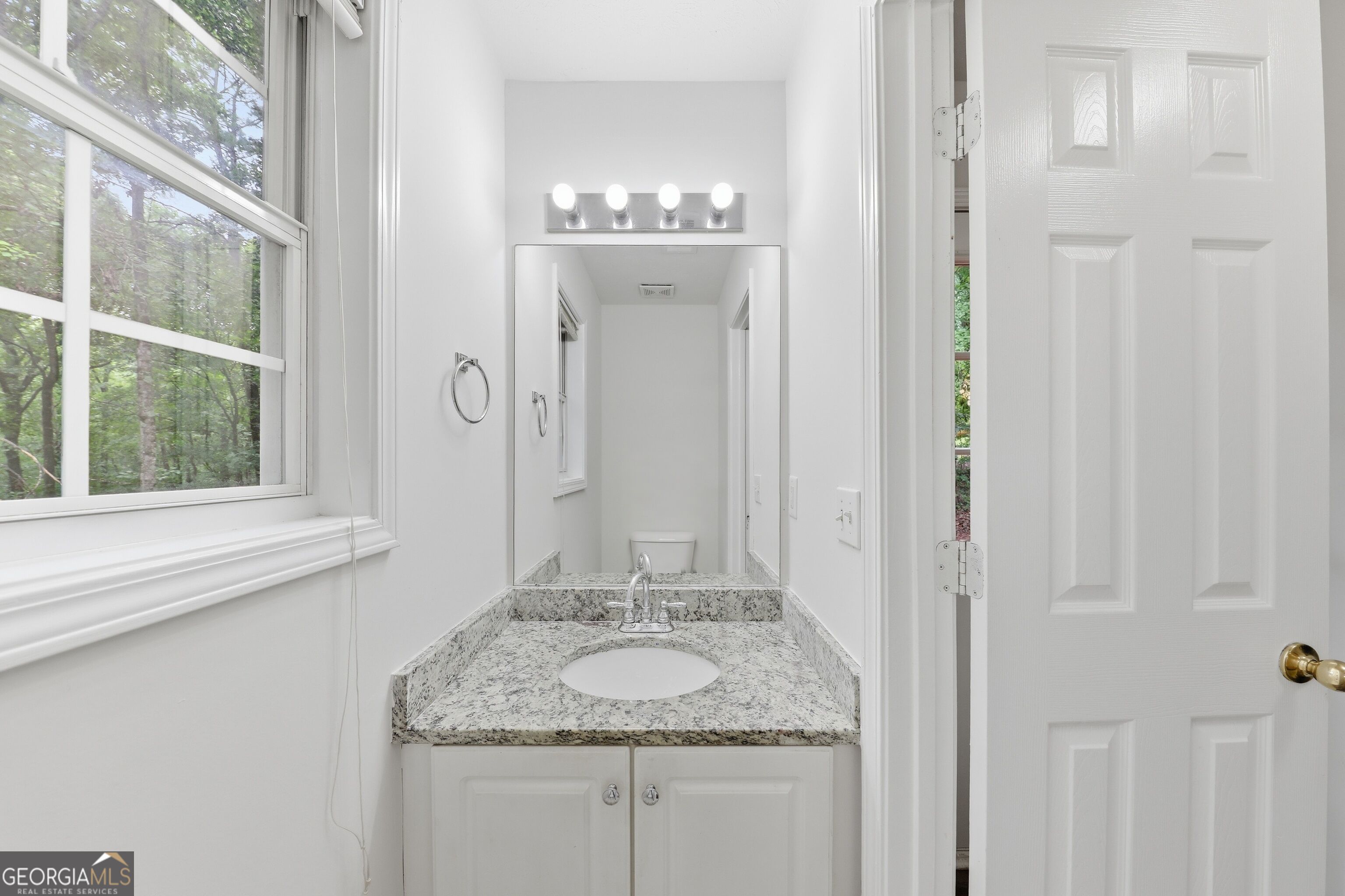 208 Foxdale Court Property Photo 28