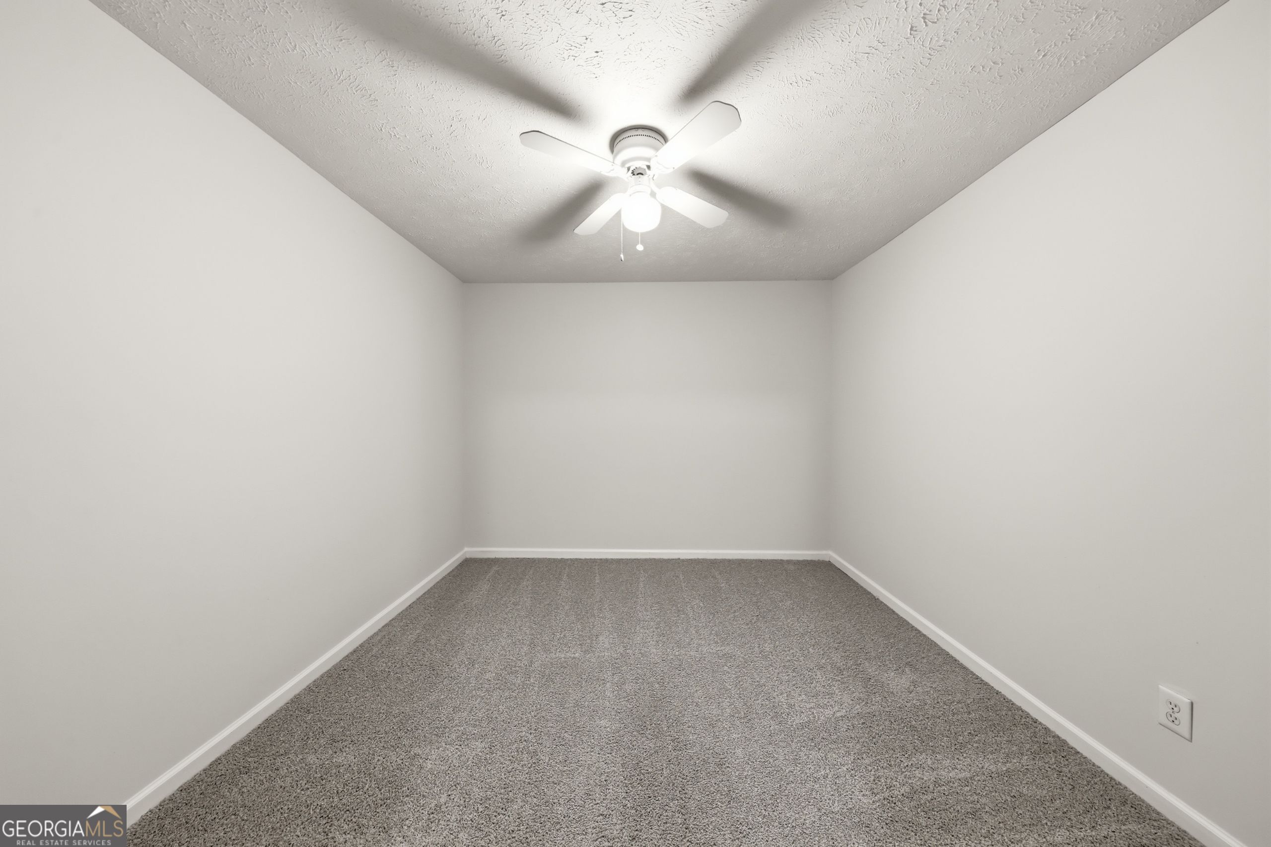208 Foxdale Court Property Photo 34