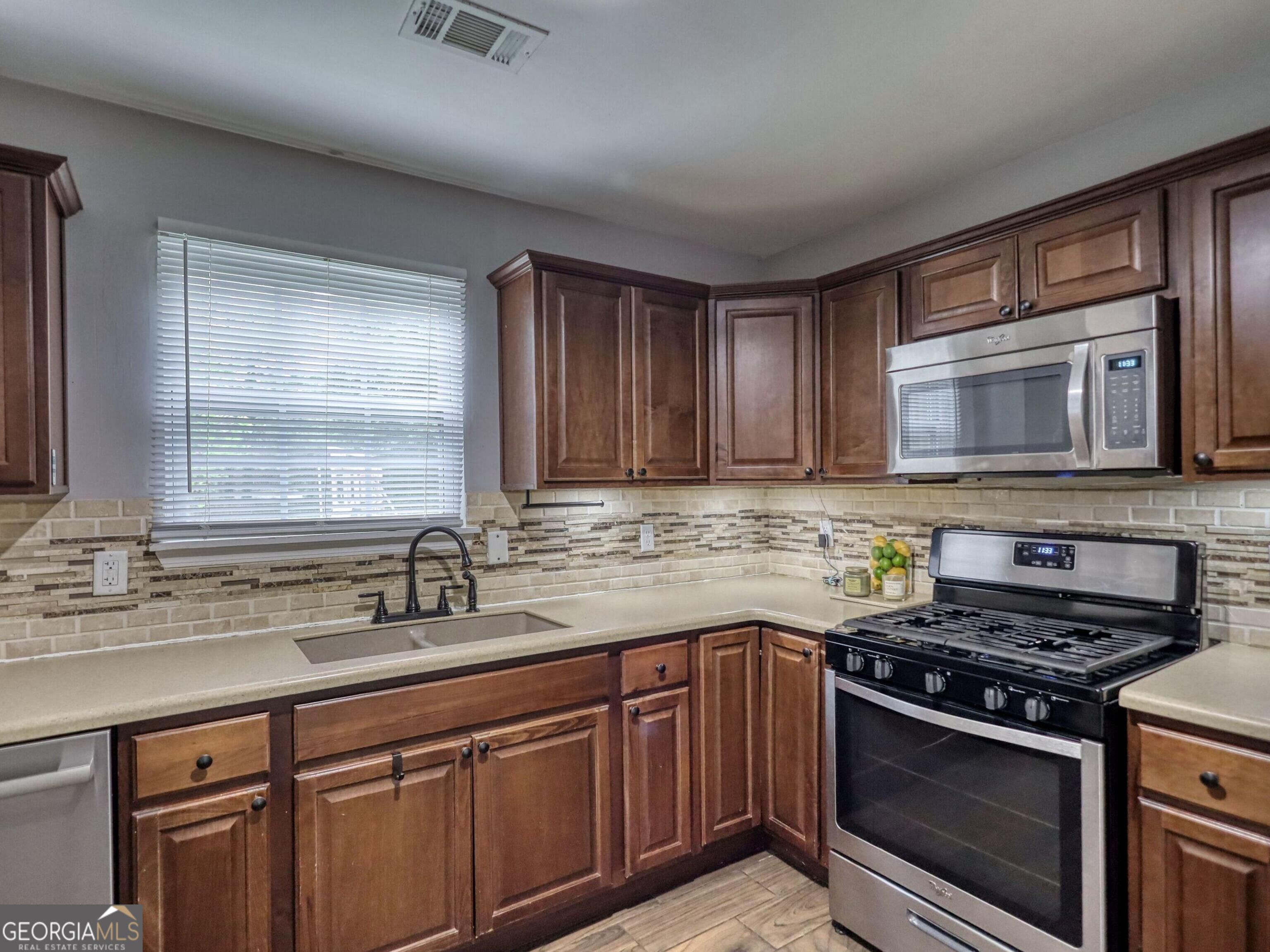 123 The Esplanade Way Sw Property Photo 10