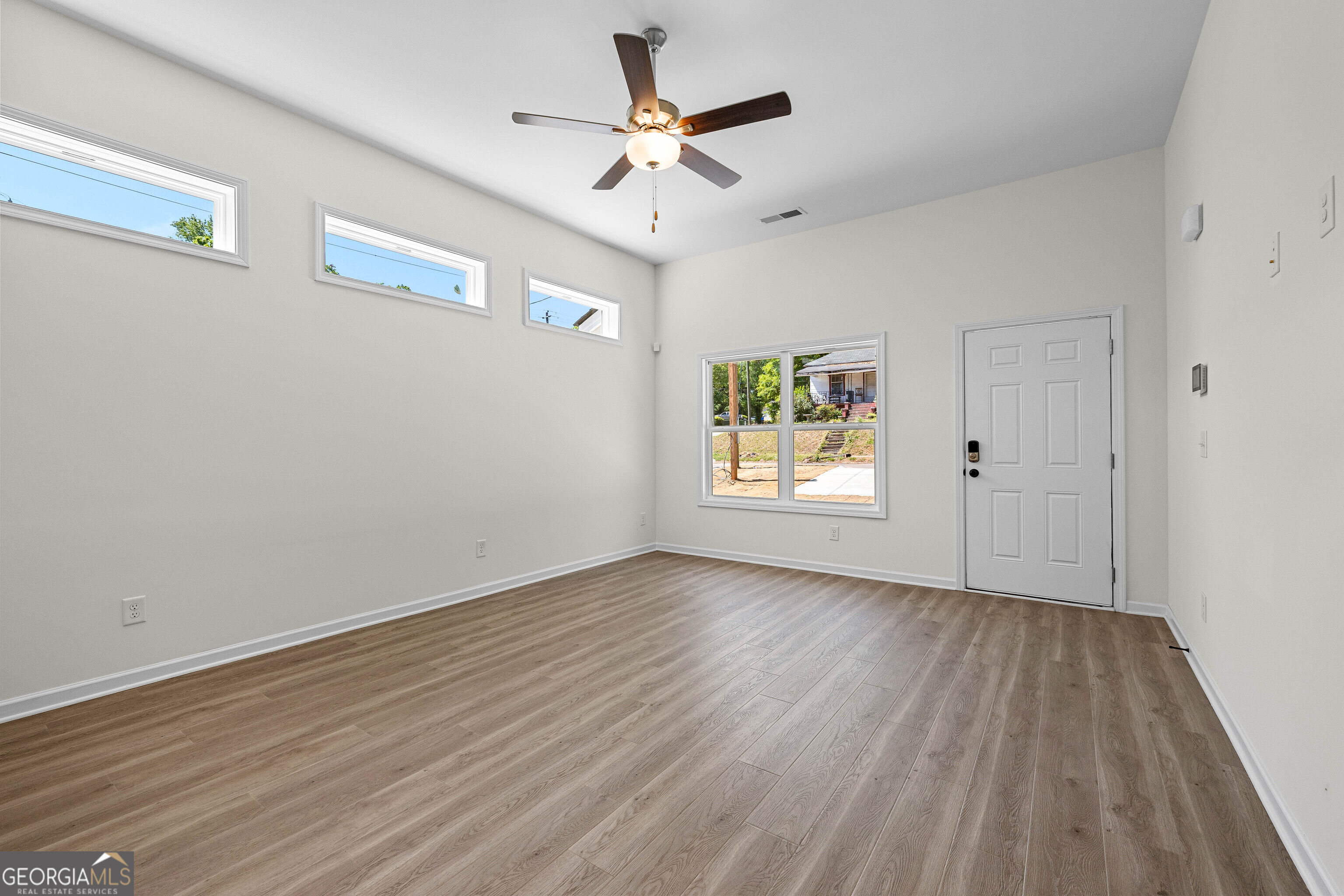 1015 Stonewall Street Property Photo 8