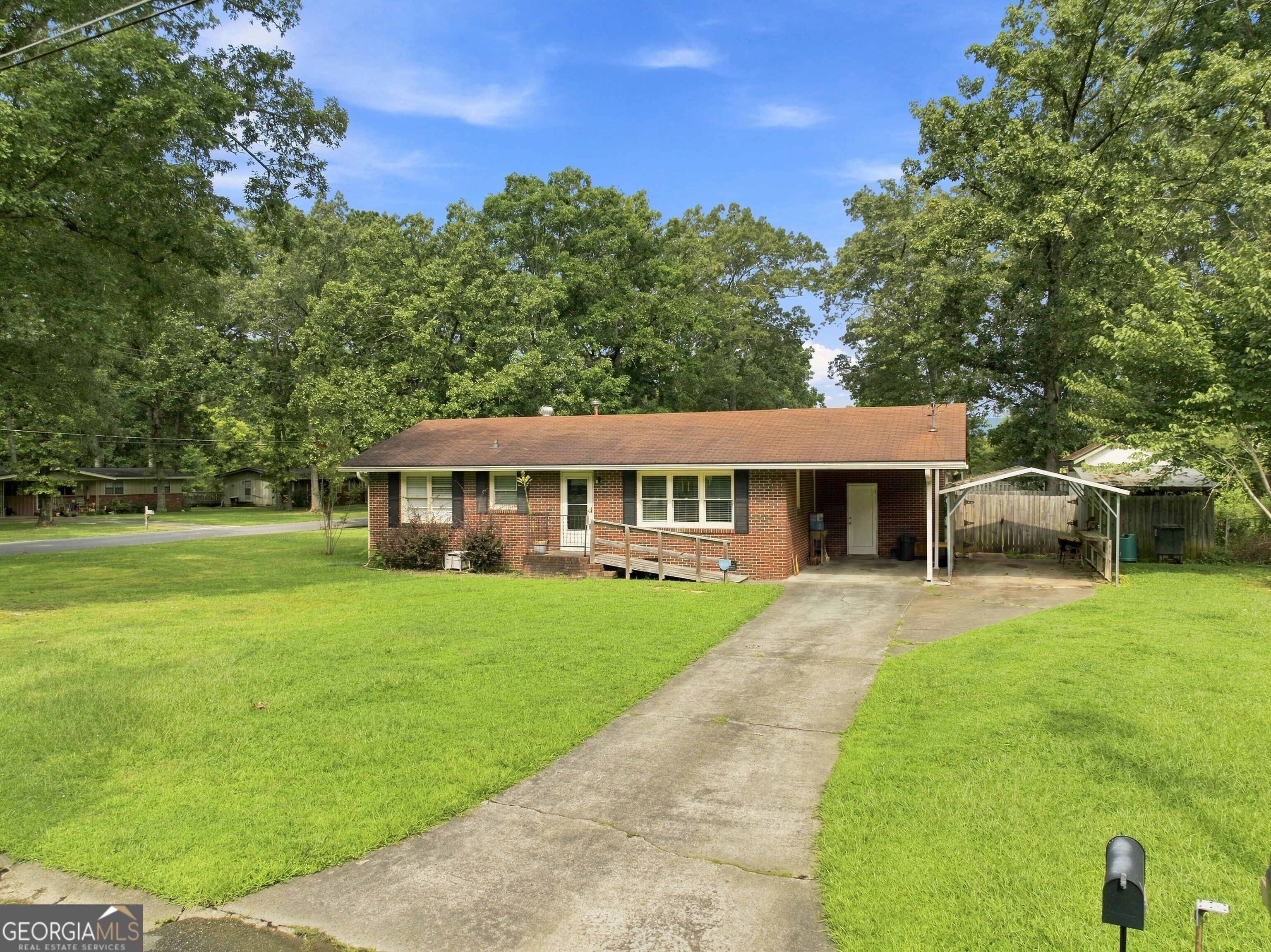 1 Eugenia Circle Nw Property Photo 2
