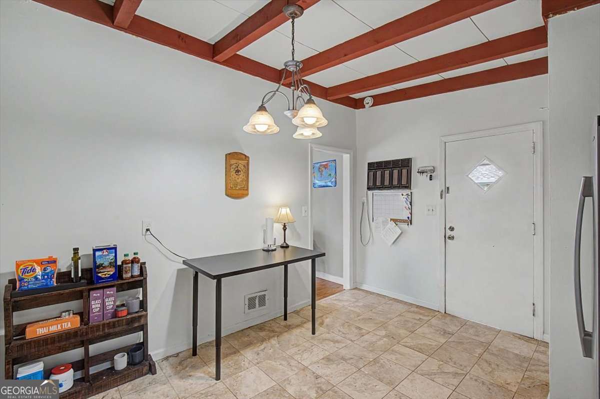 134 Larose Circle Se Property Photo 8