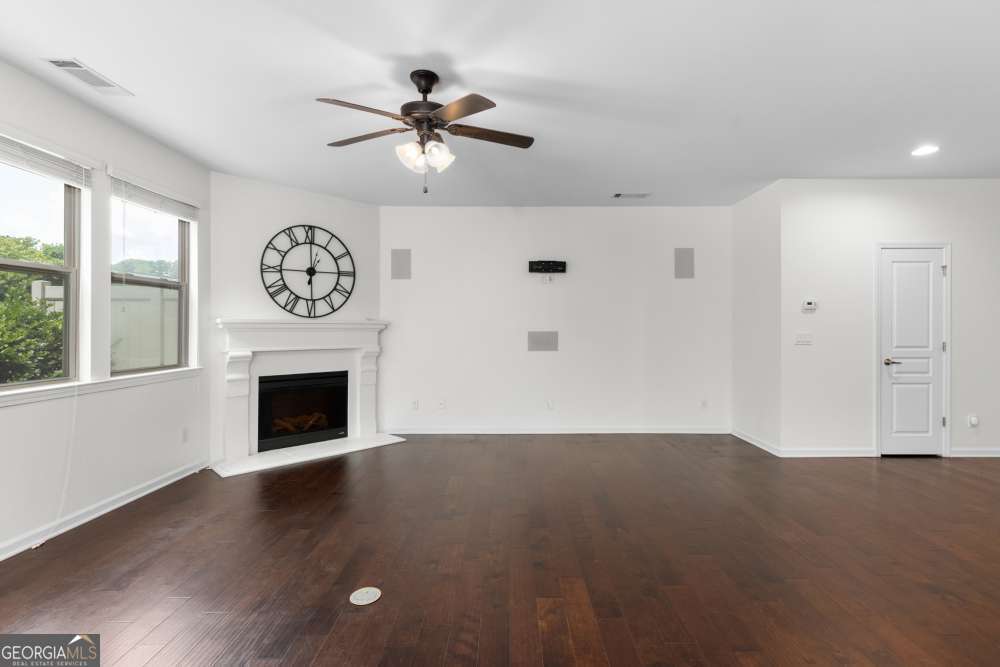 1575 Trailview Way Ne Property Photo 2