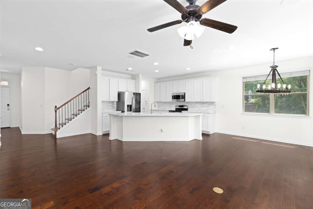 1575 Trailview Way Ne Property Photo 5