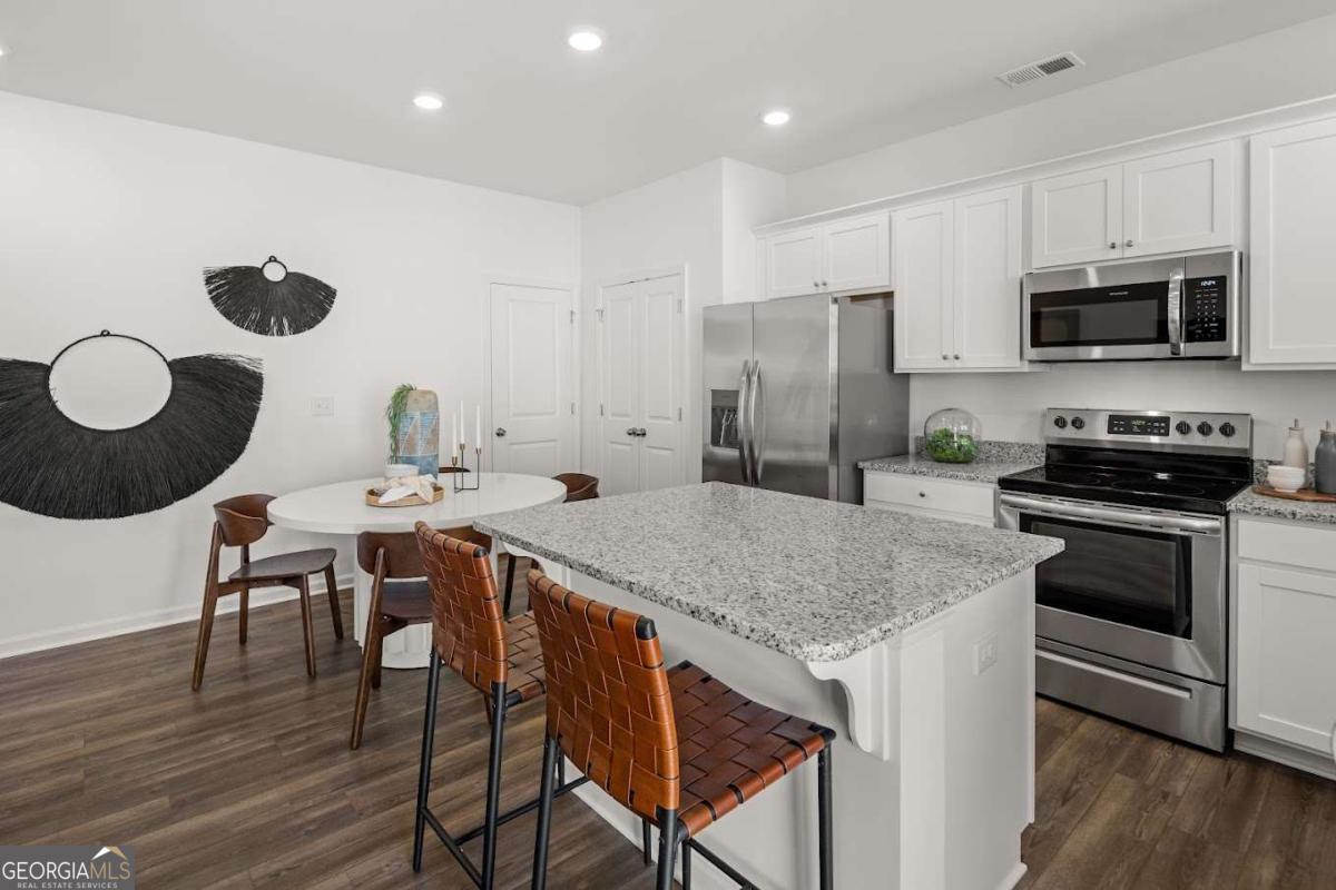 155 Star Court Property Photo 4
