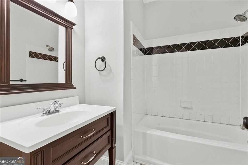 1355 Mercer Avenue Property Photo 24