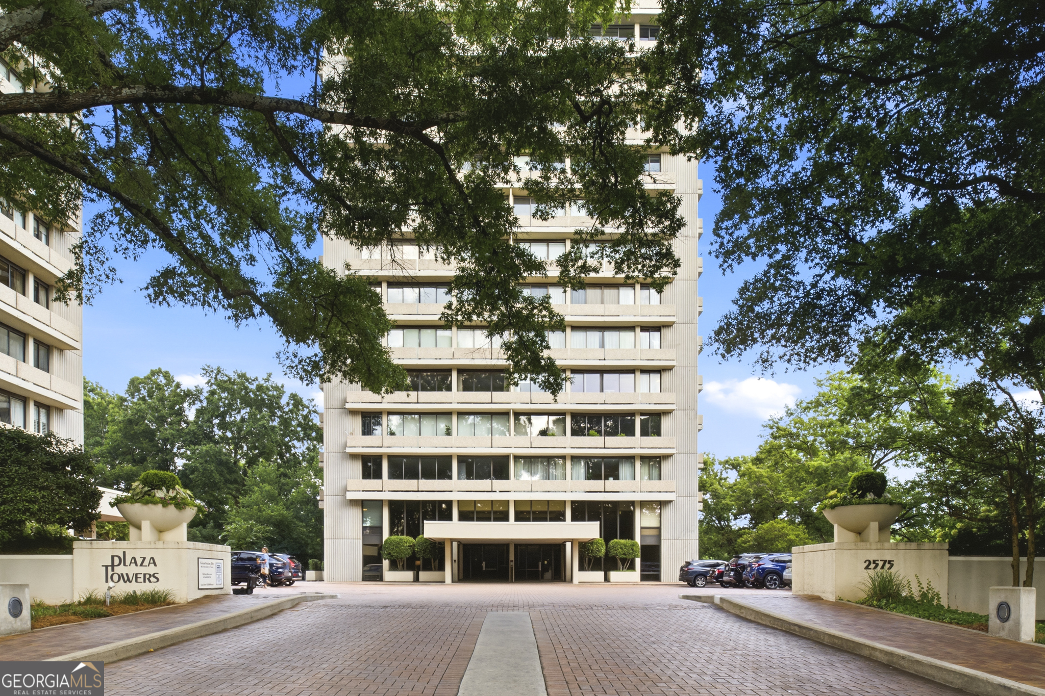 2575 Peachtree Road Ne # 2e Property Photo 1