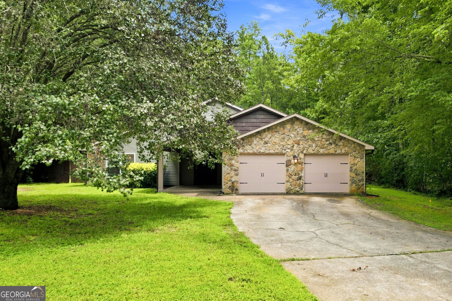 4632 Yeager Road Property Photo 1