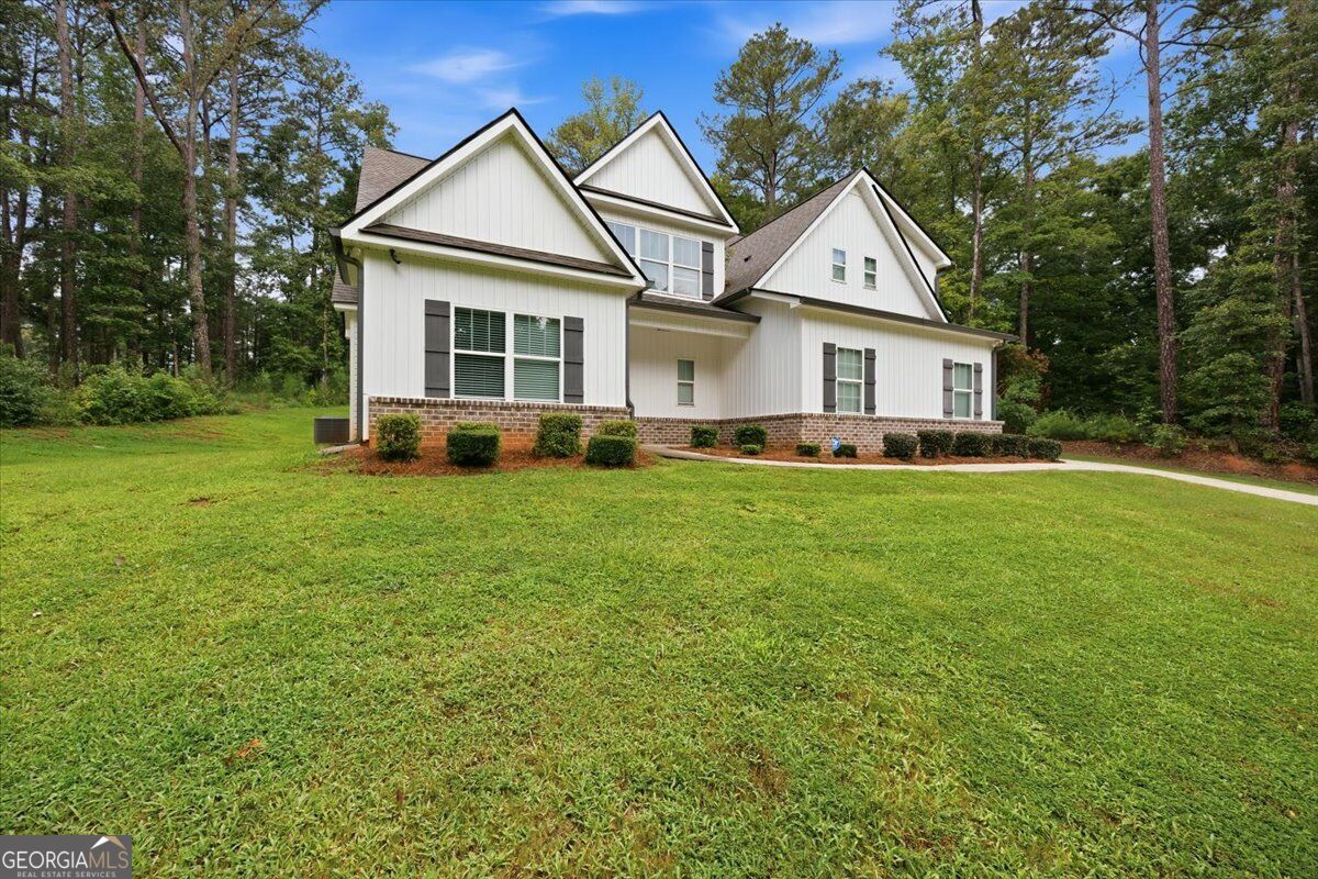 5940 Wesleyan Drive N Property Photo 2