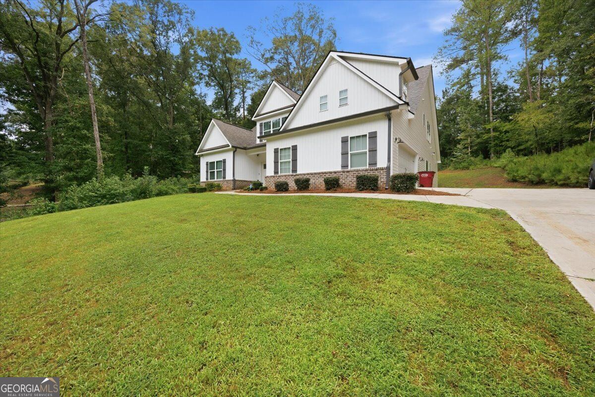 5940 Wesleyan Drive N Property Photo 3