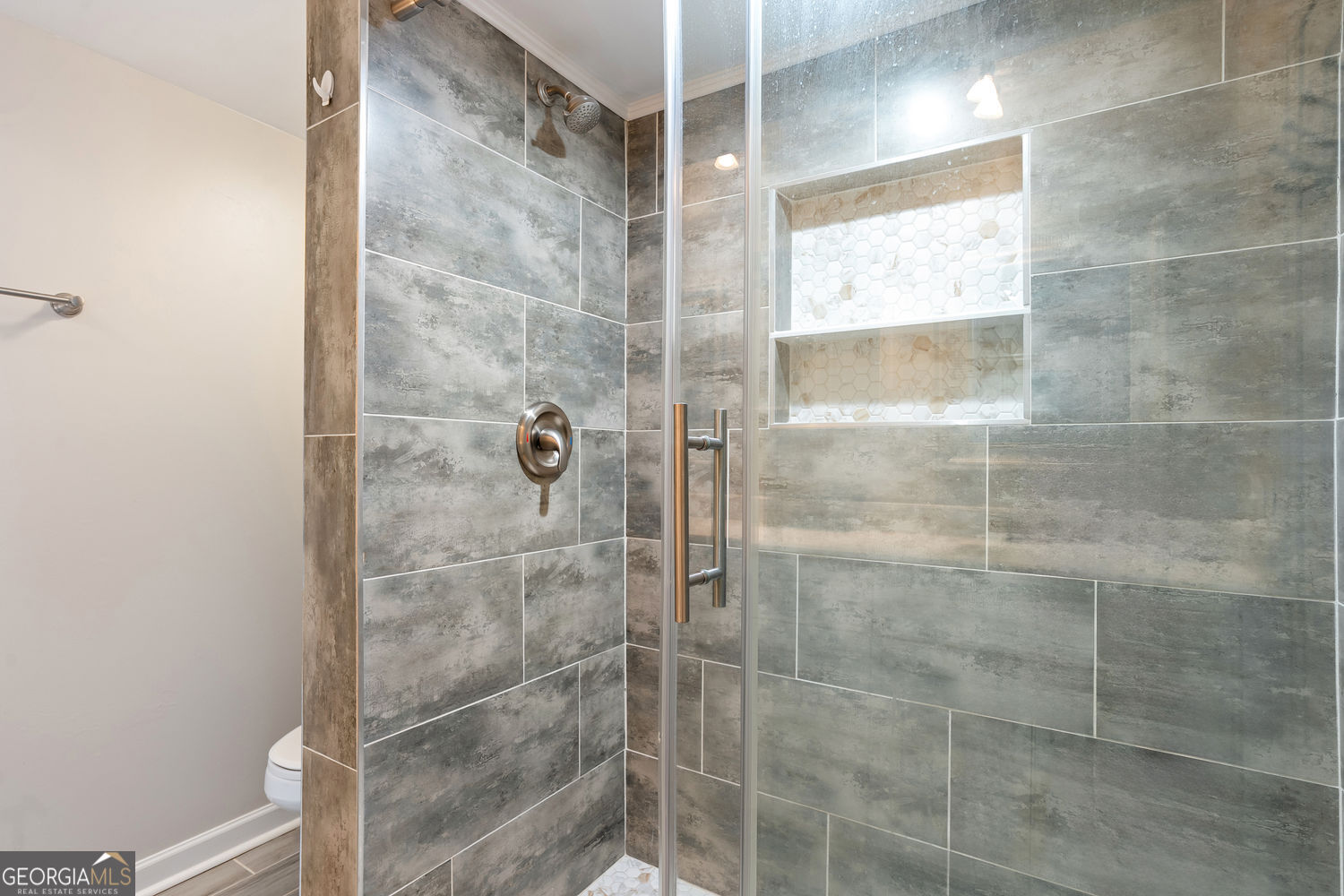 6851 Roswell Road # F32 Property Photo 15