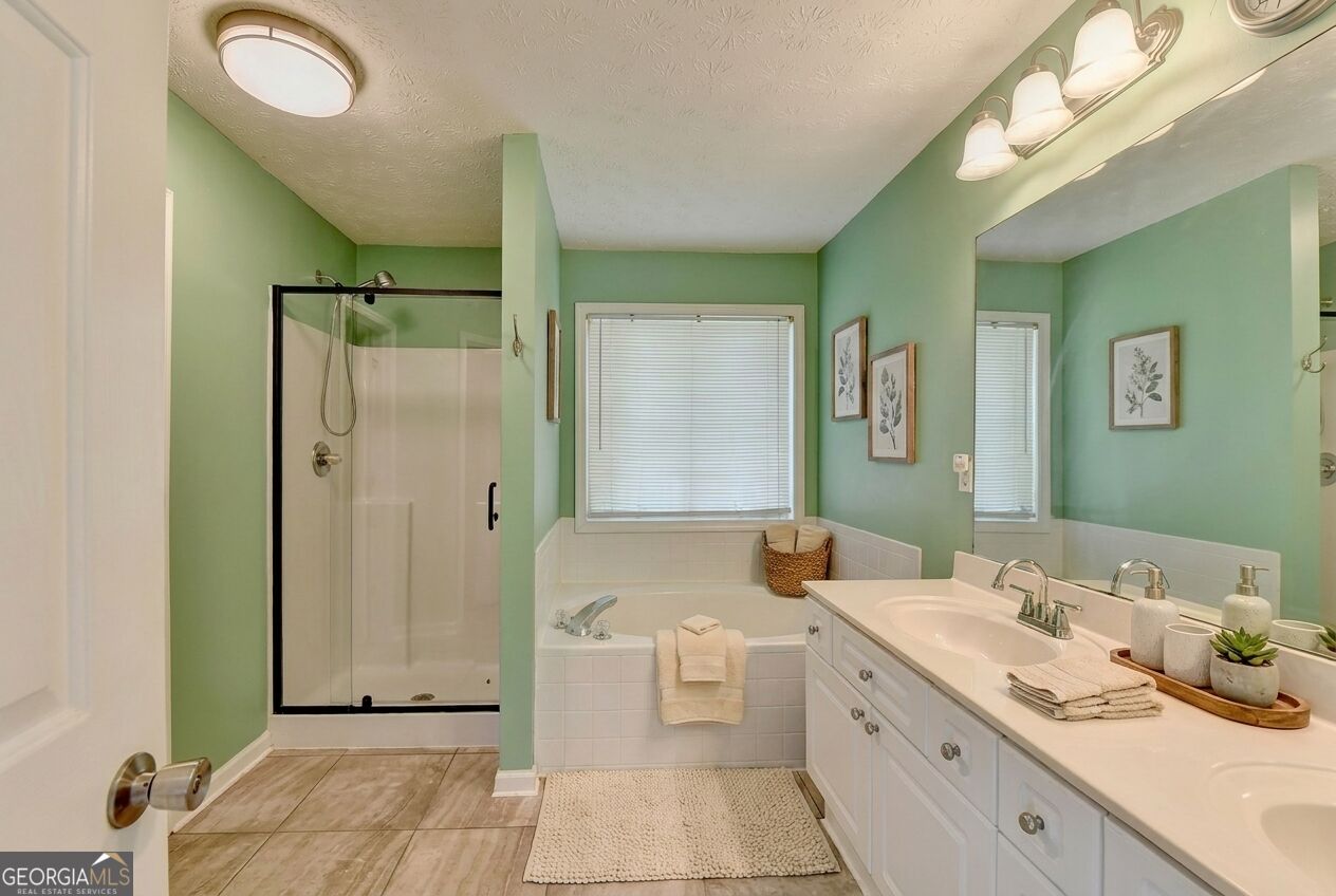 398 Beech Hollow Trail Property Photo 37