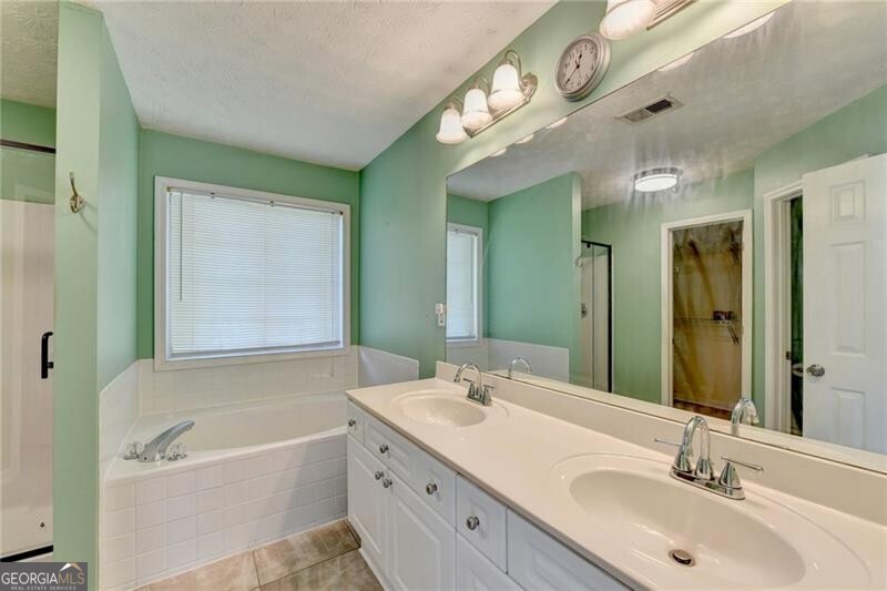 398 Beech Hollow Trail Property Photo 44