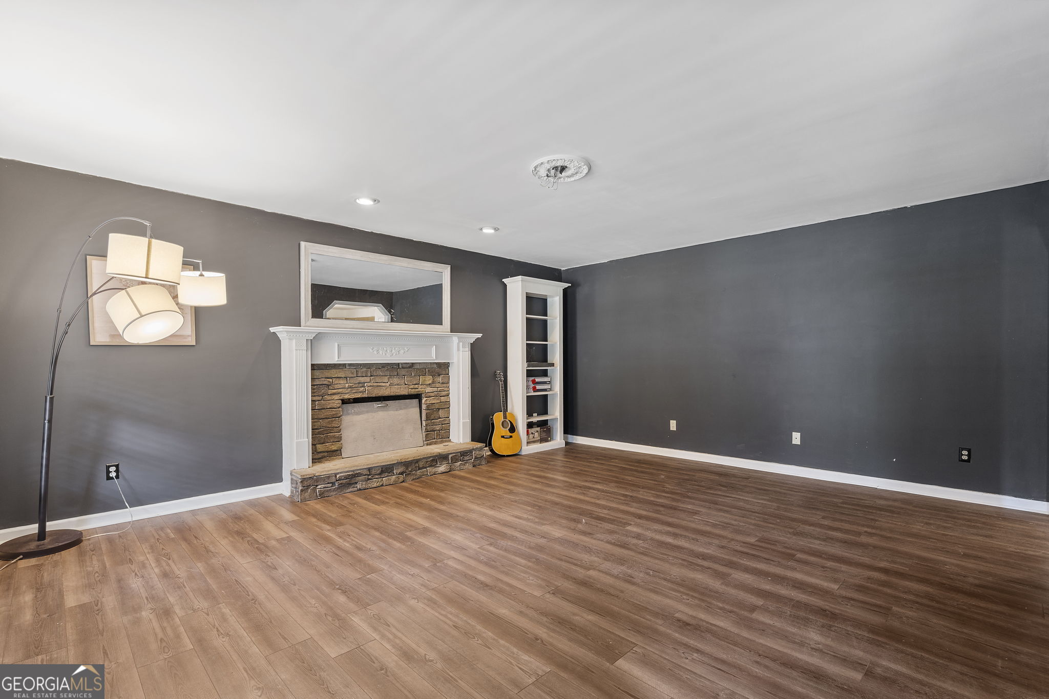 296 Abbington Way Property Photo 6