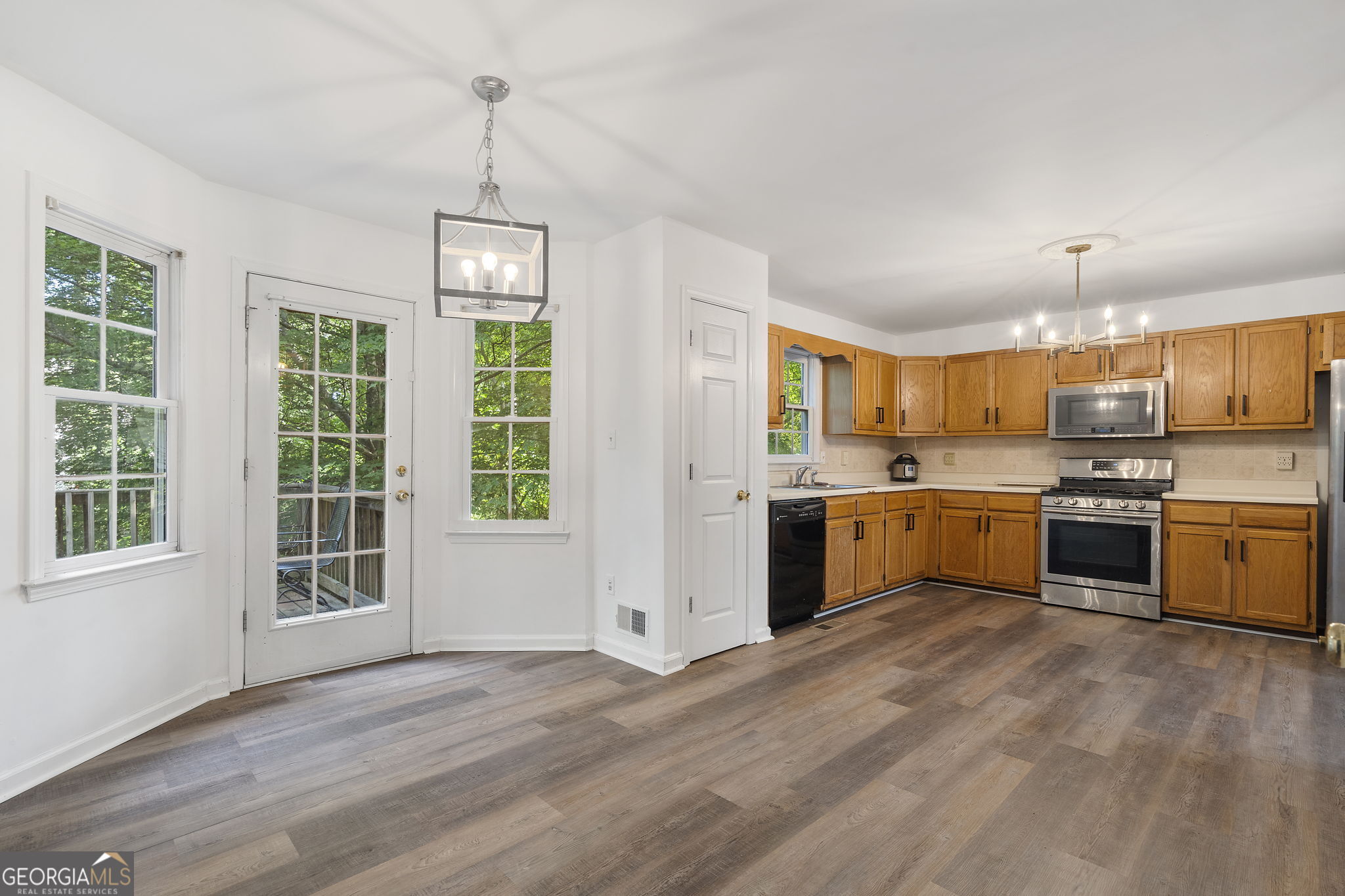 296 Abbington Way Property Photo 10