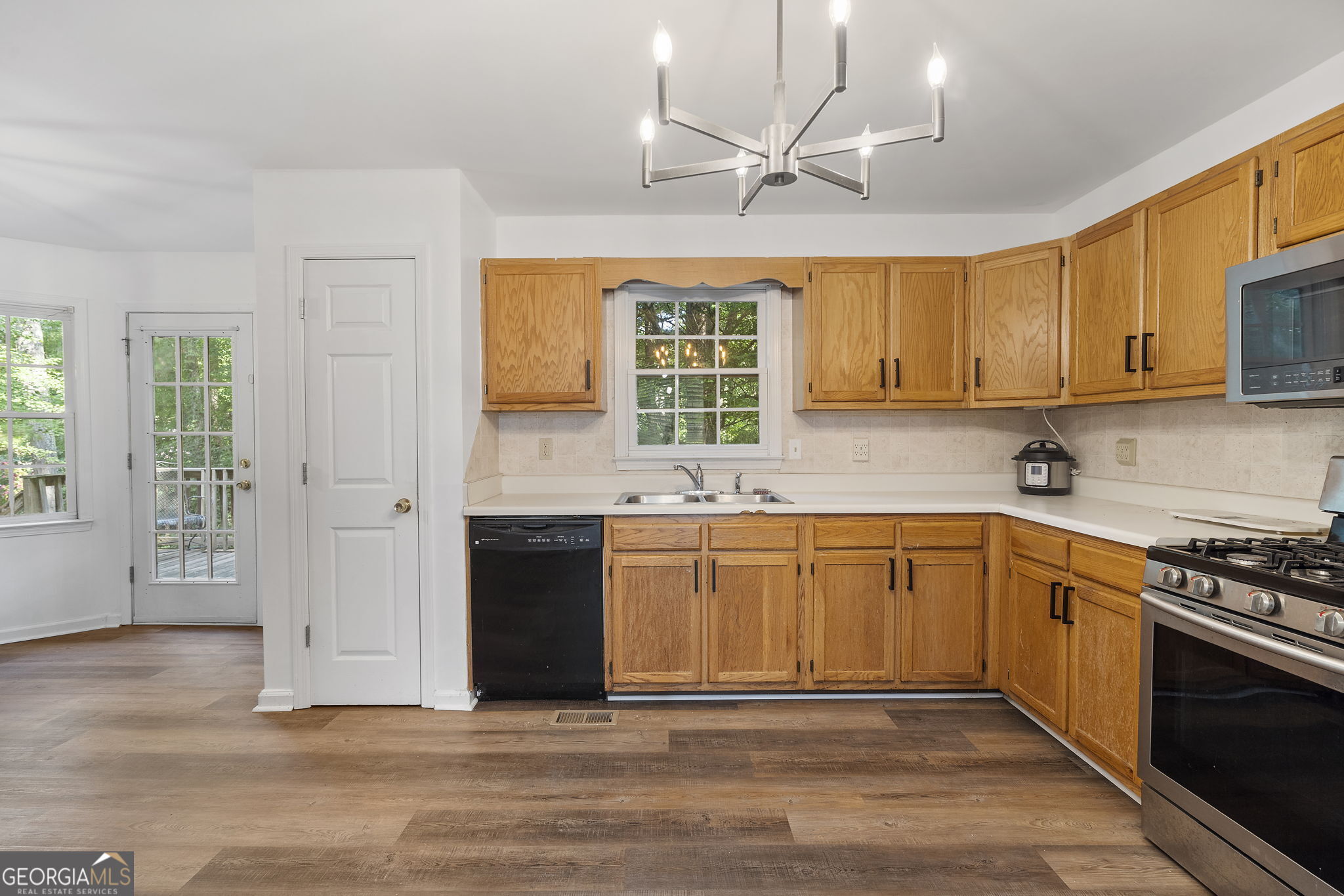 296 Abbington Way Property Photo 15