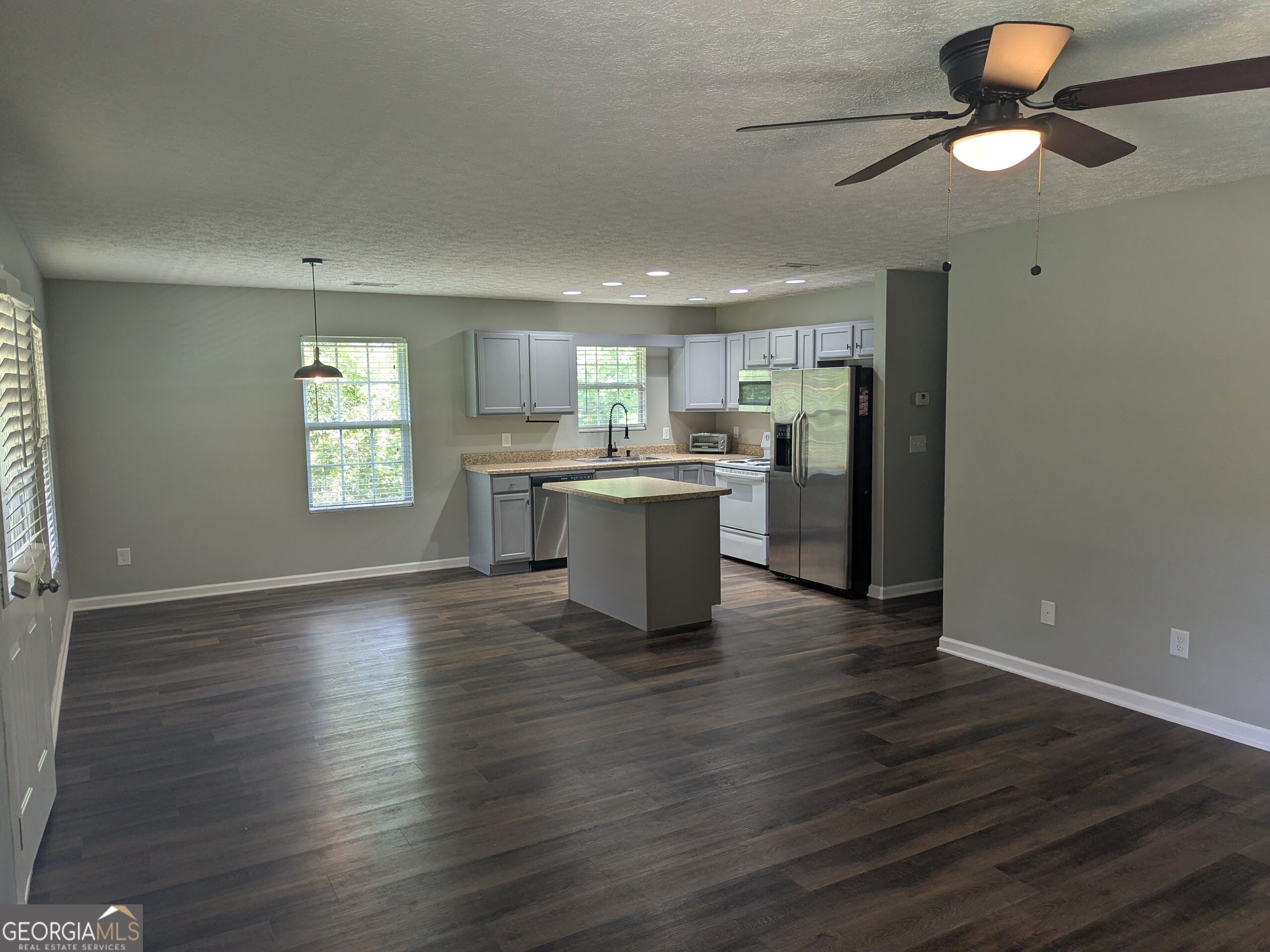 58 E Pinewood Drive Property Photo 8