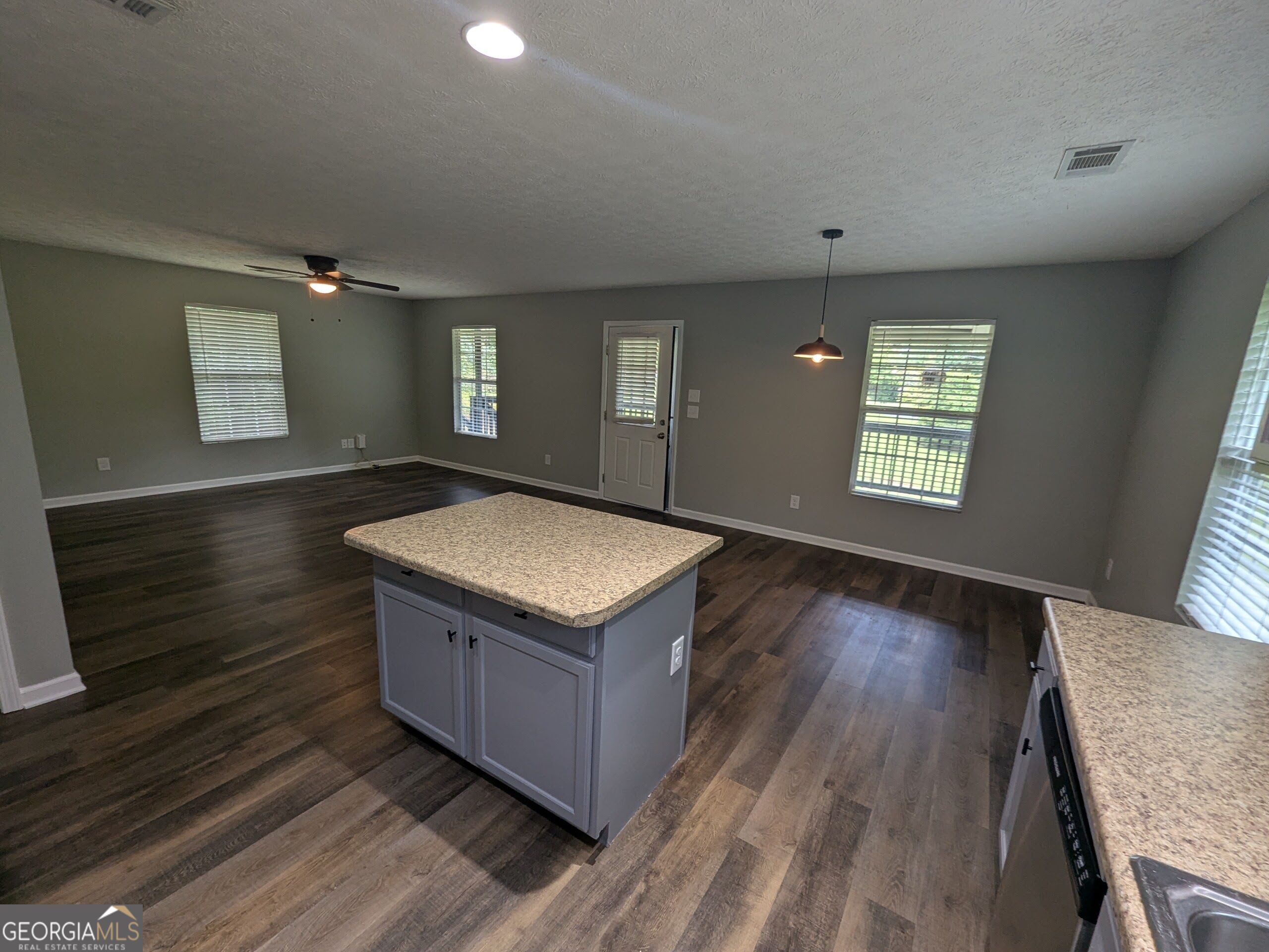 58 E Pinewood Drive Property Photo 11