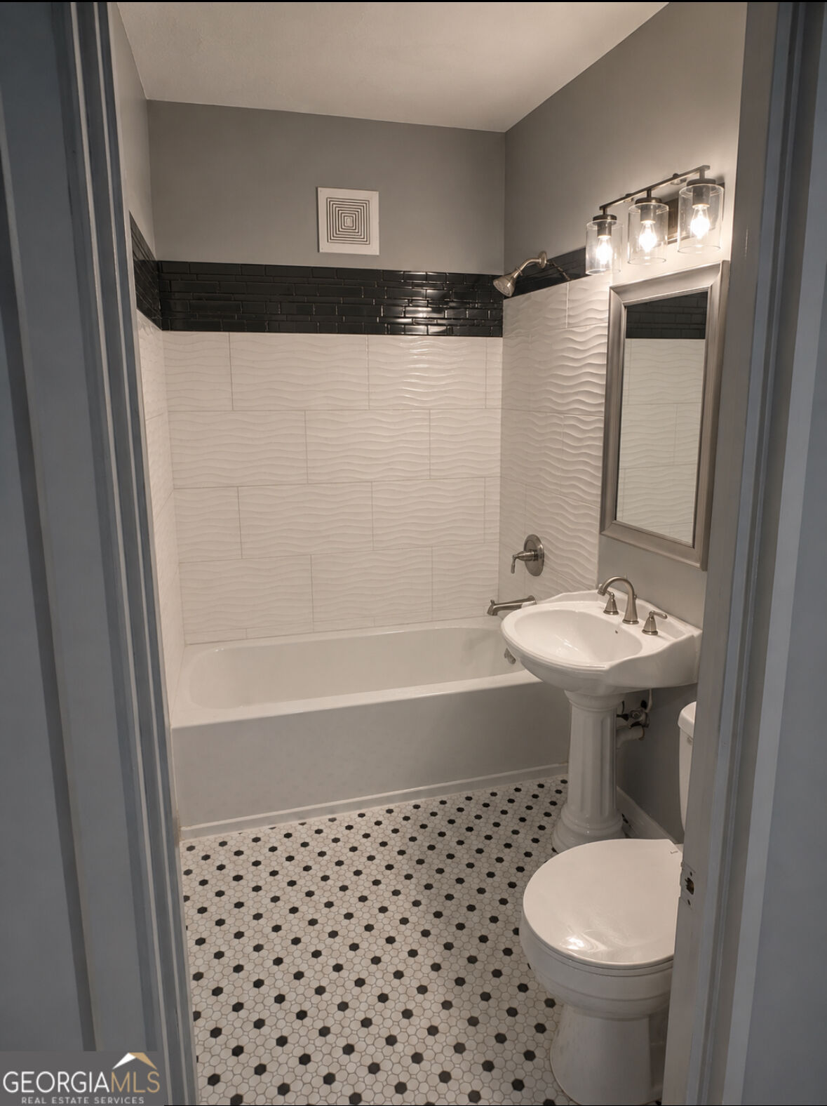 102 Cactus Hill Circle Property Photo 4