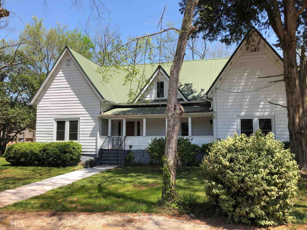 599 Gordon Street Property Photo 1