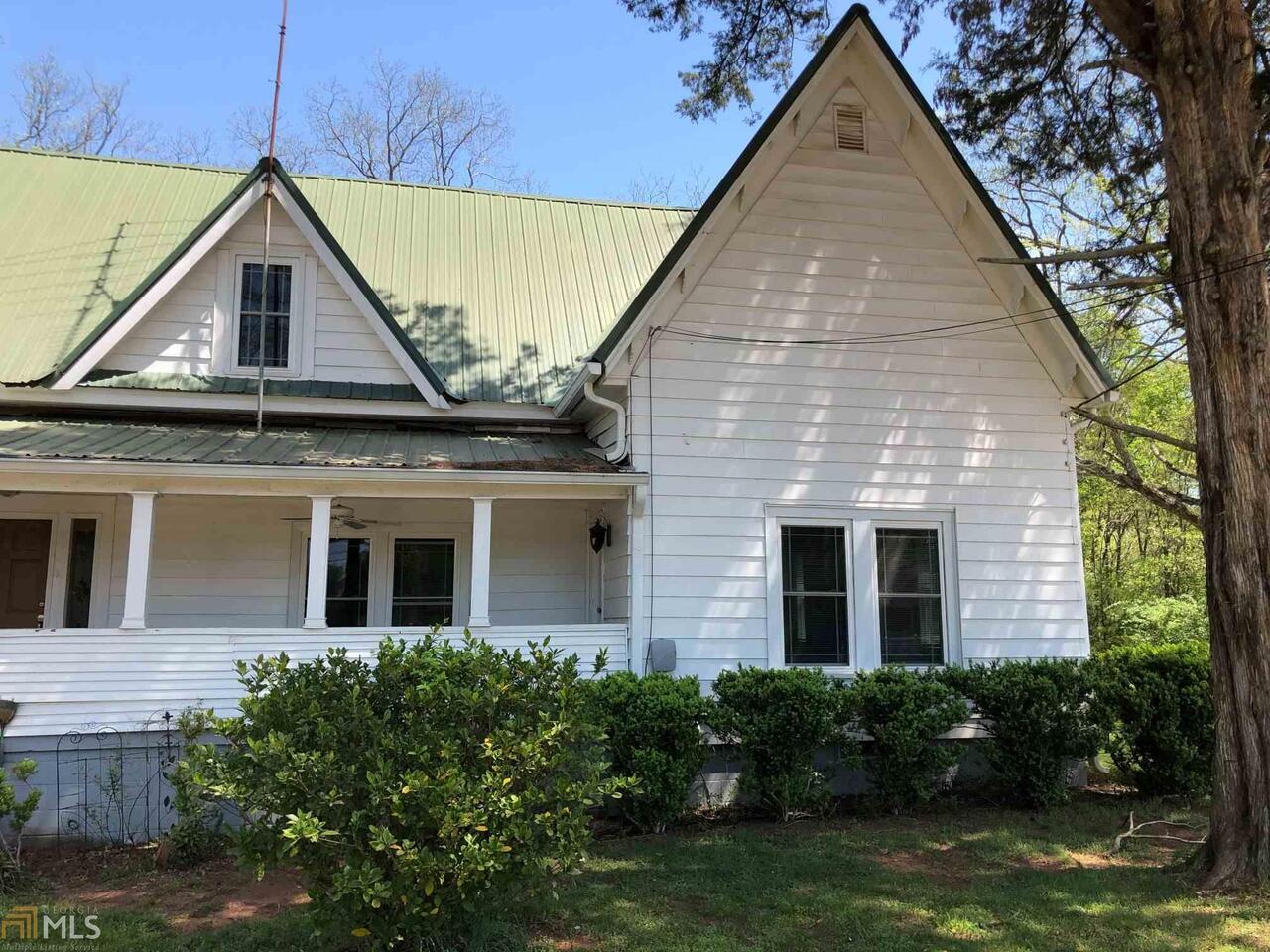 599 Gordon Street Property Photo 3