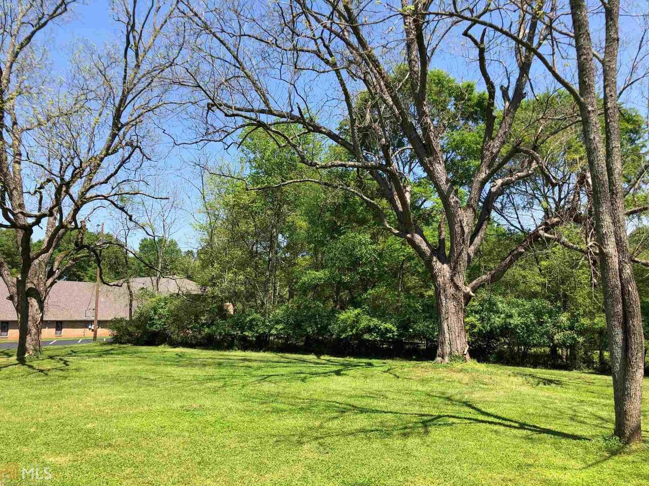 599 Gordon Street Property Photo 4