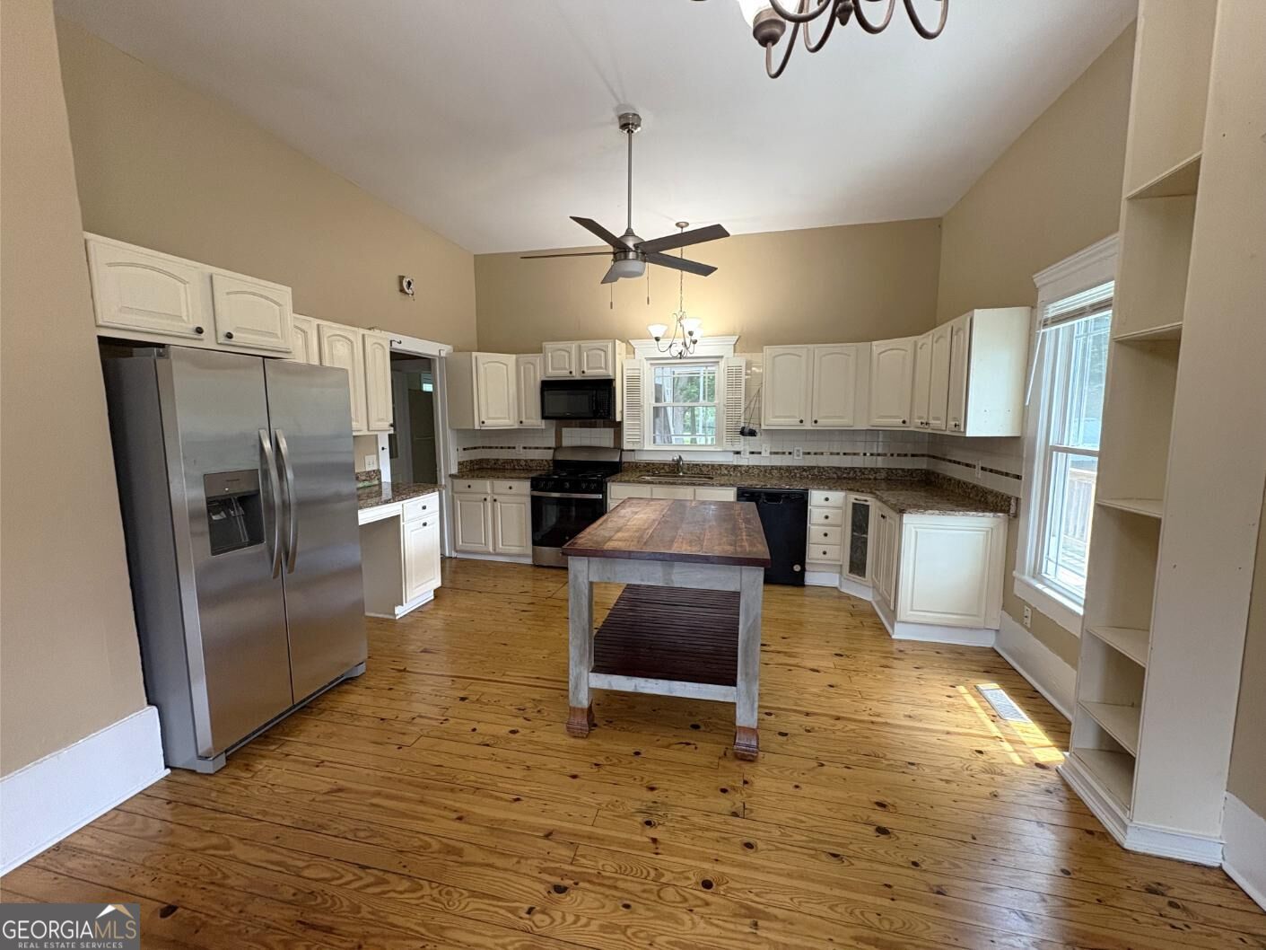599 Gordon Street Property Photo 8