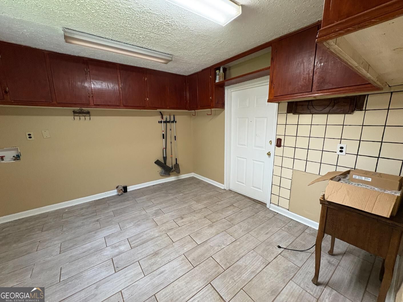 599 Gordon Street Property Photo 11