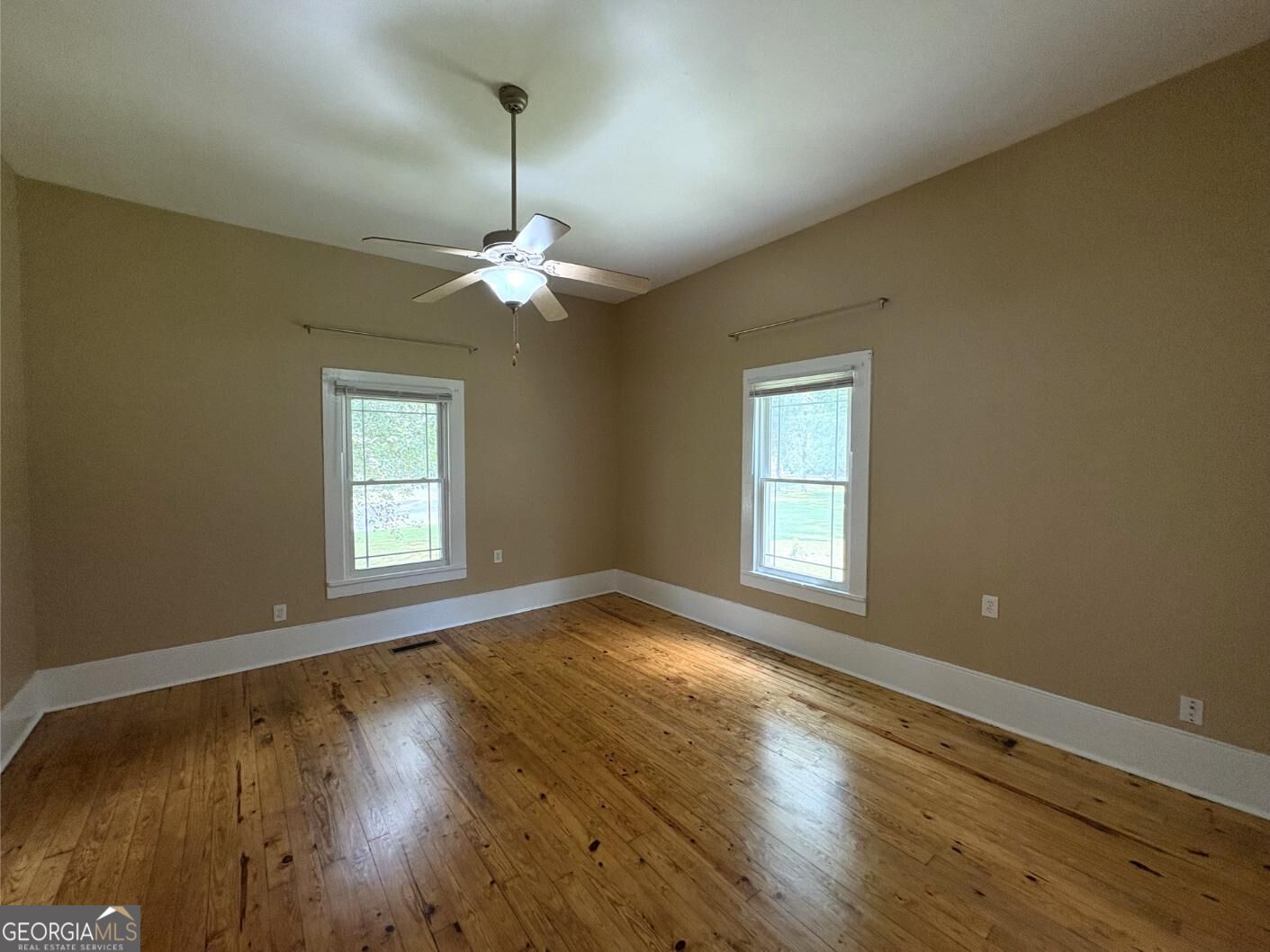 599 Gordon Street Property Photo 15