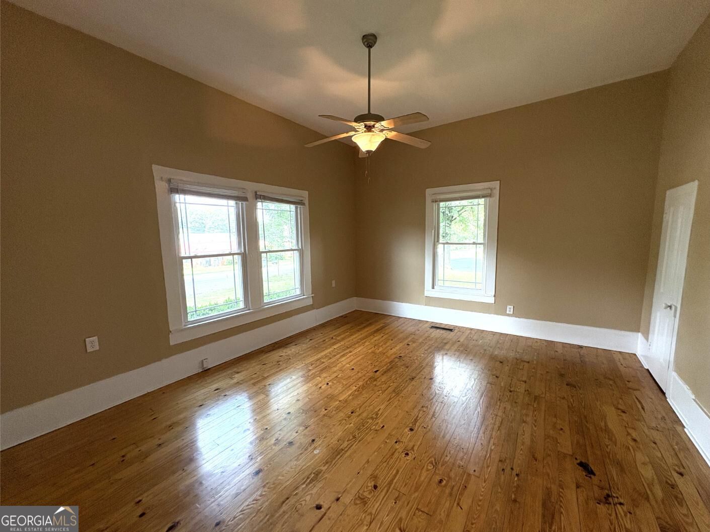 599 Gordon Street Property Photo 22