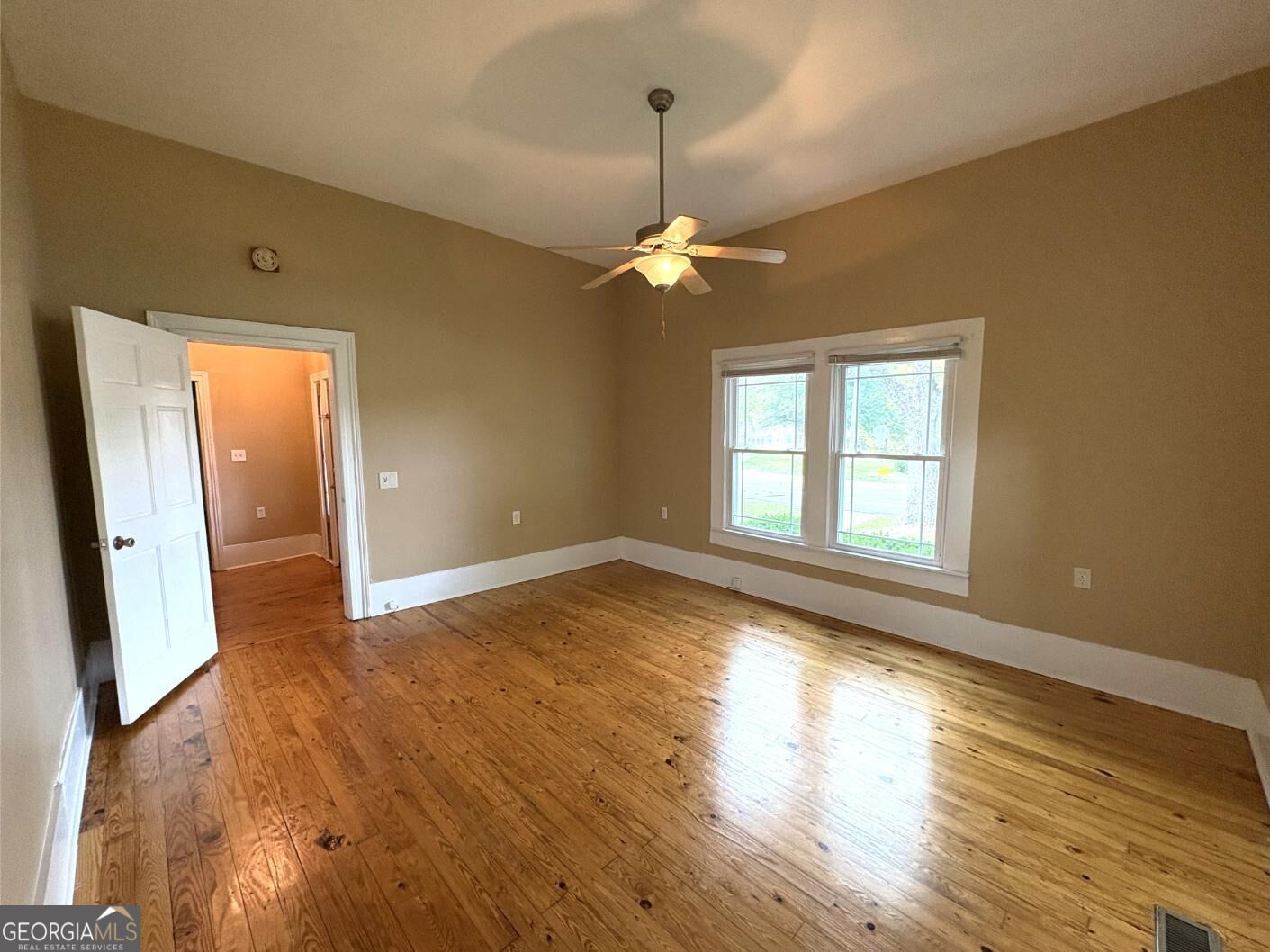 599 Gordon Street Property Photo 23