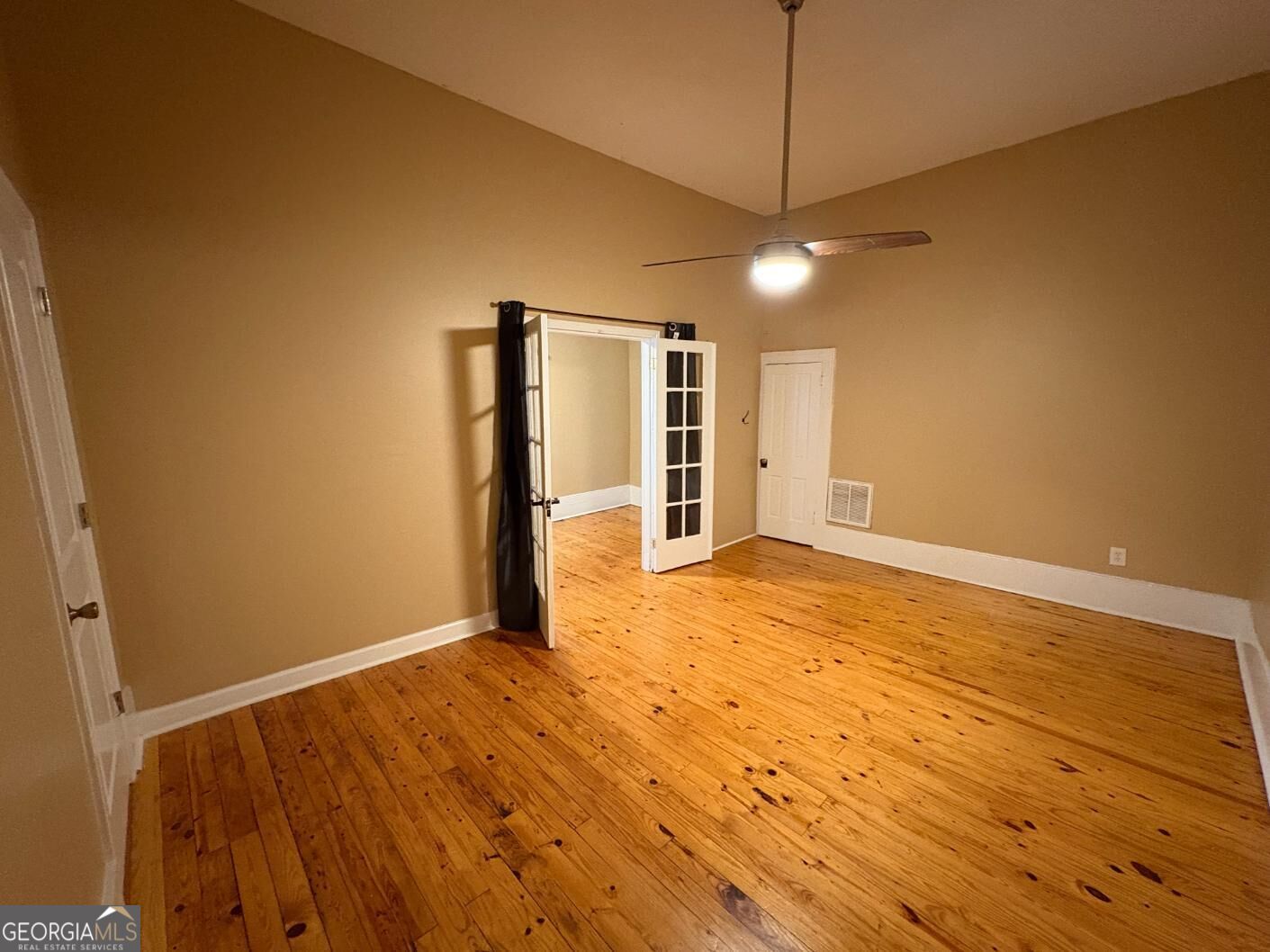 599 Gordon Street Property Photo 25