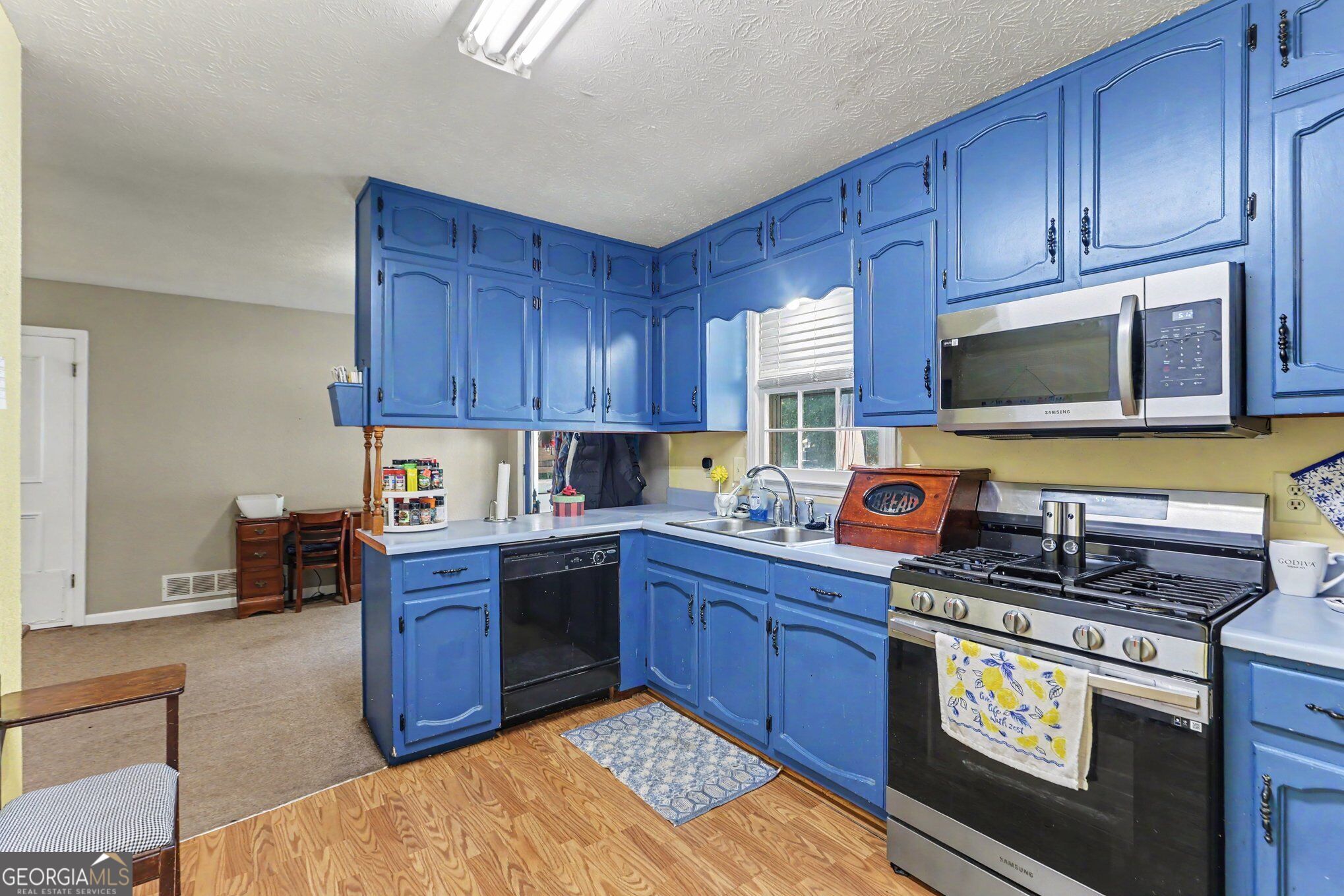 150 Aspen Lake Drive E Property Photo 2