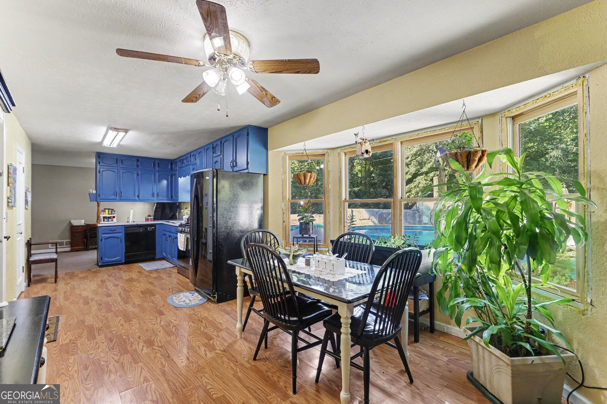 150 Aspen Lake Drive E Property Photo 3