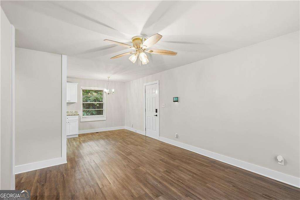 3560 Fairlane Drive Nw Property Photo 6