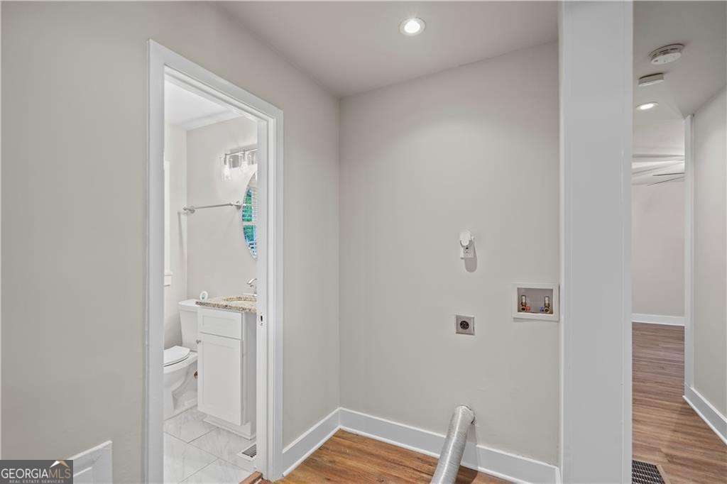 3560 Fairlane Drive Nw Property Photo 25