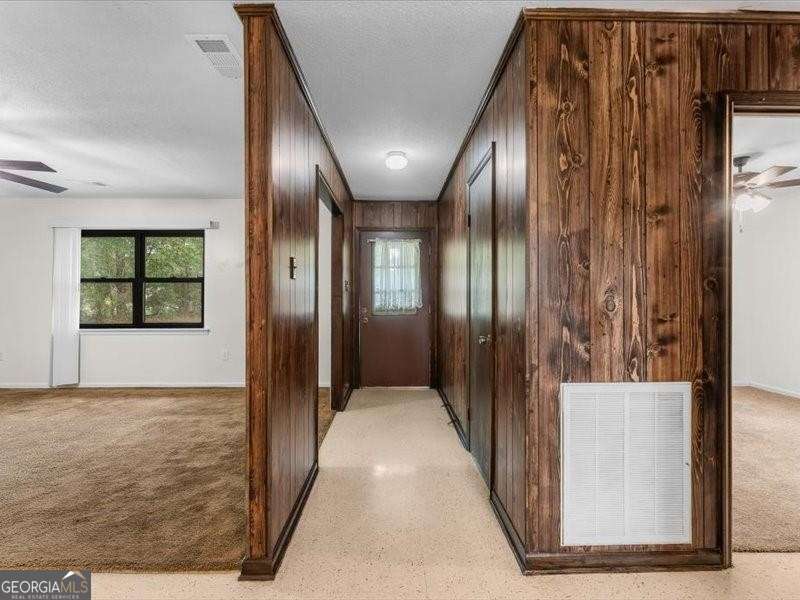 721 W 9th Street Property Photo 6
