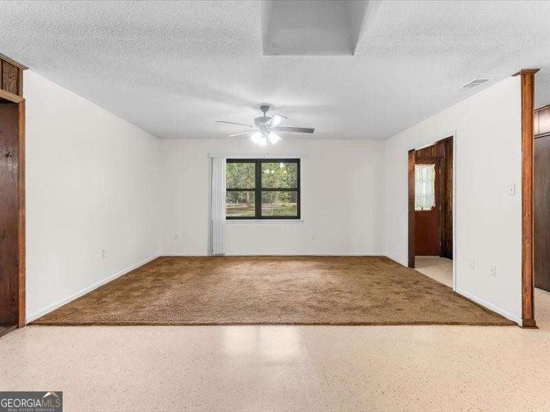 721 W 9th Street Property Photo 8