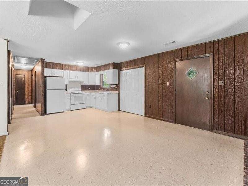 721 W 9th Street Property Photo 13
