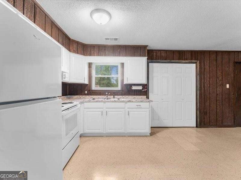 721 W 9th Street Property Photo 17