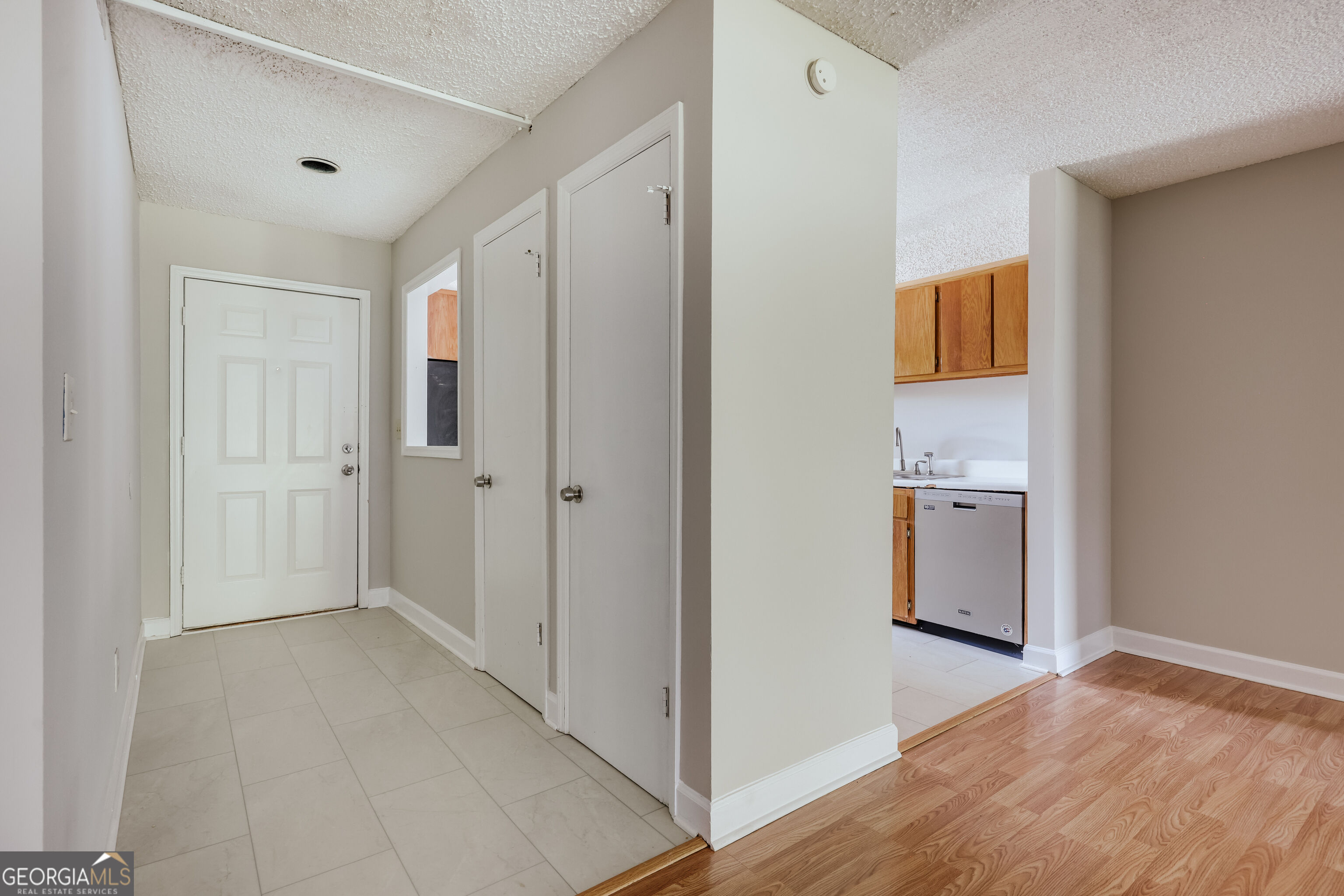 290 Appleby Drive # 153 Property Photo 2