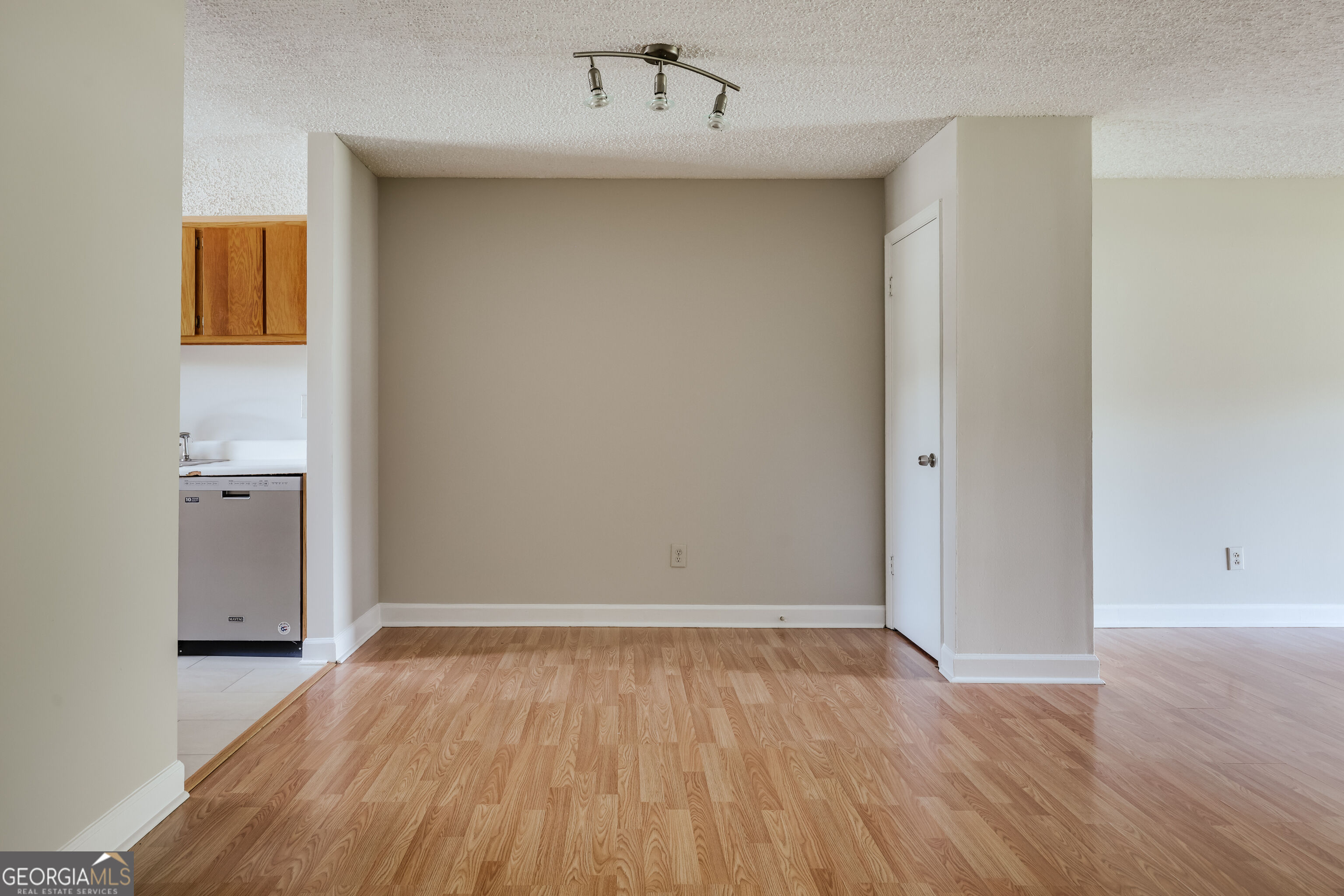 290 Appleby Drive # 153 Property Photo 3