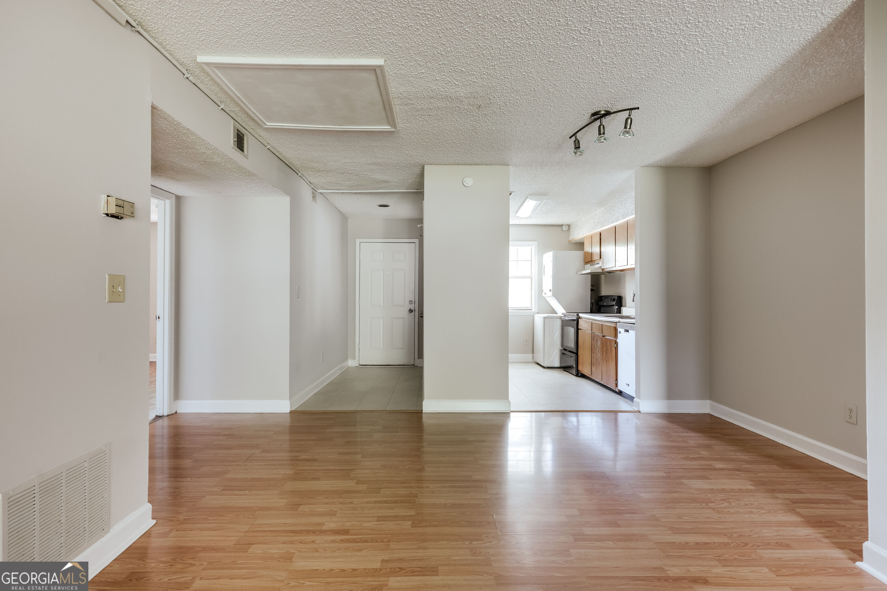 290 Appleby Drive # 153 Property Photo 5