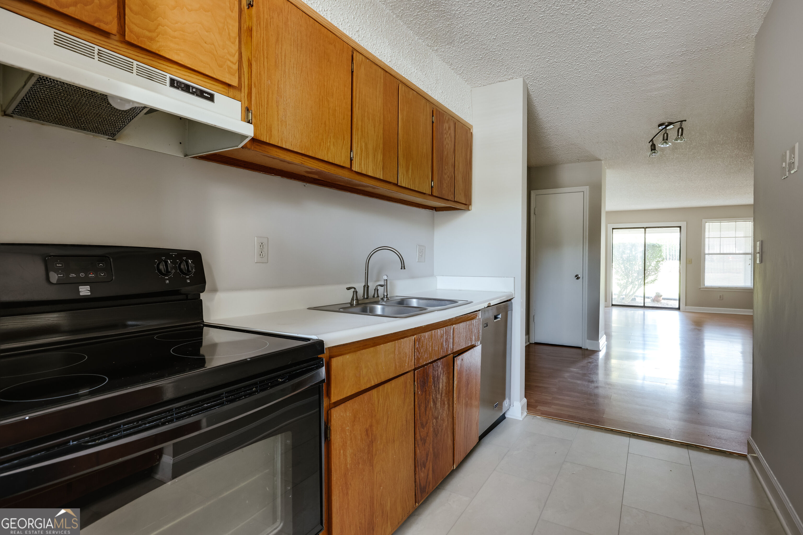 290 Appleby Drive # 153 Property Photo 8