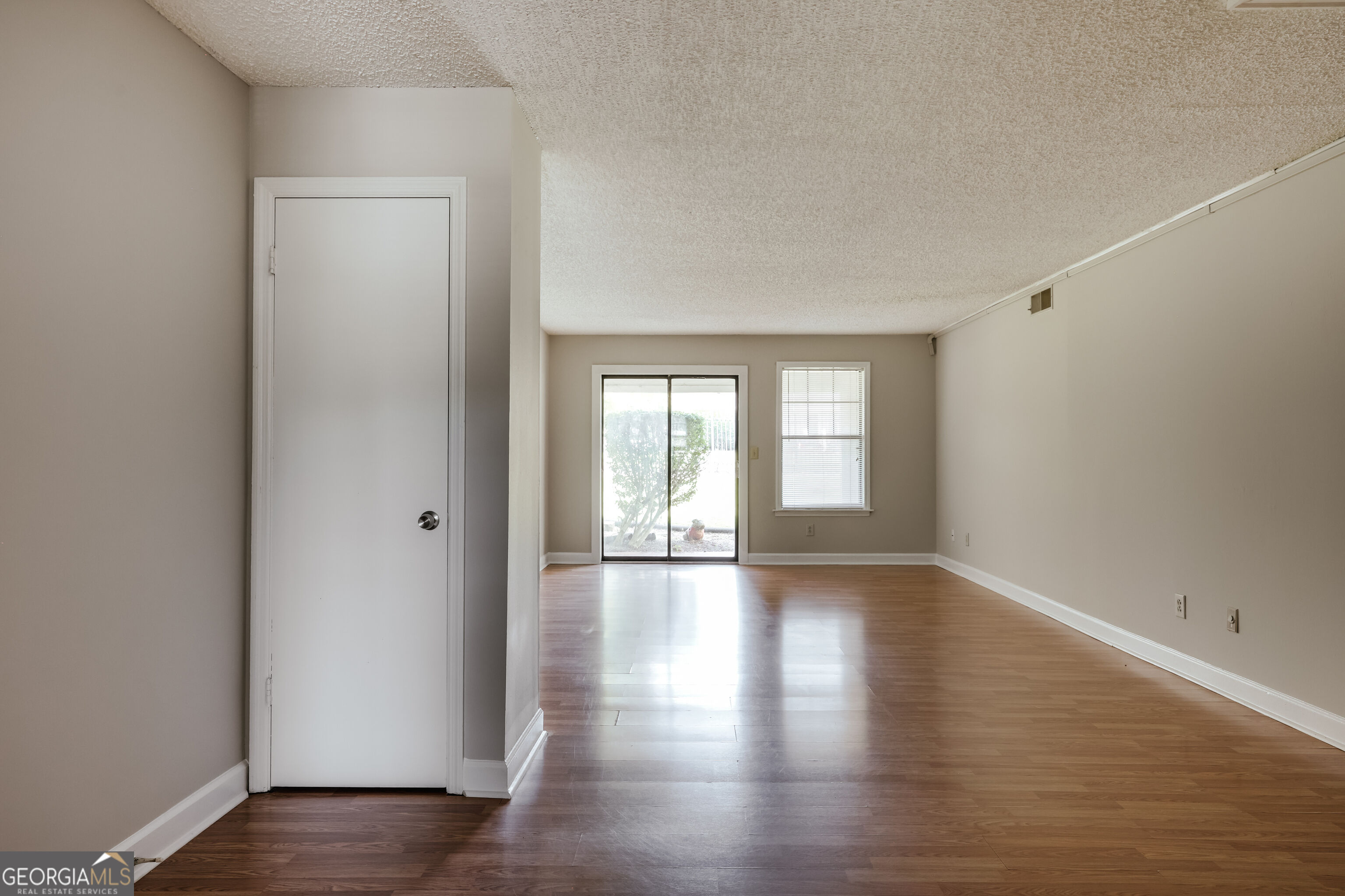 290 Appleby Drive # 153 Property Photo 9